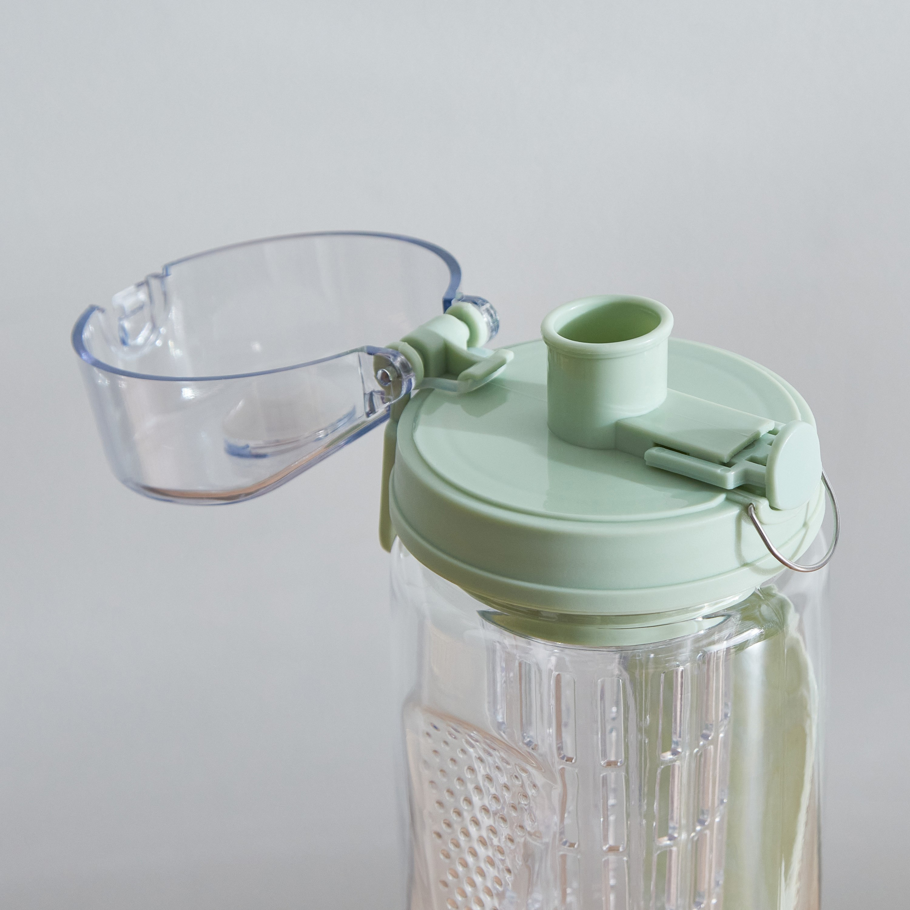 قارورة مياه جريب مع مصفاه من هيدرا- 940 مل-hbxhomeware-diningandtabletop-bottles-image-3