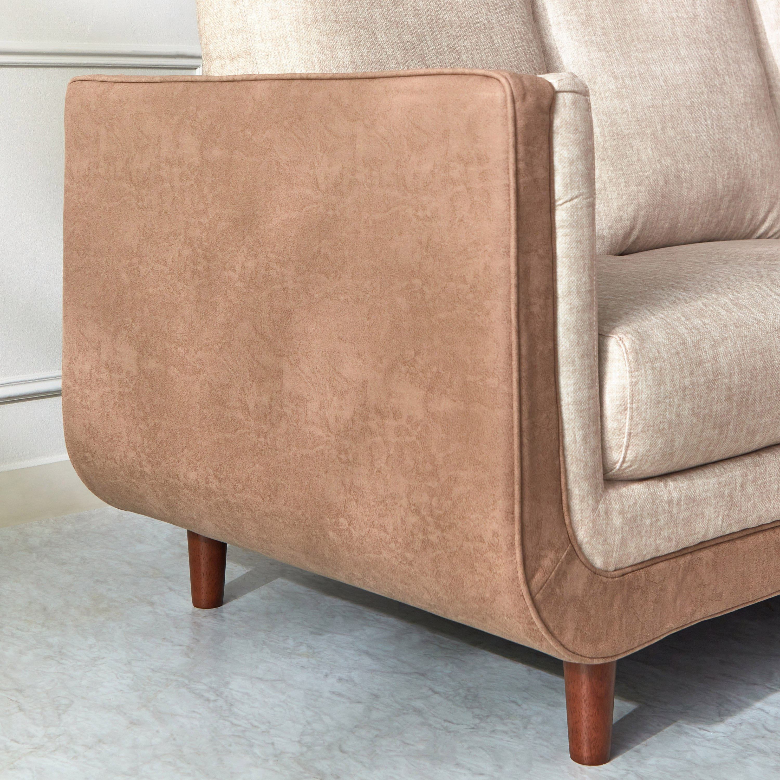 كنبة قماش بـ3 مقاعد مع 3 وسائد من كلارتي-hbxlivingroom-sofasandarmchairs-sofas-image-7