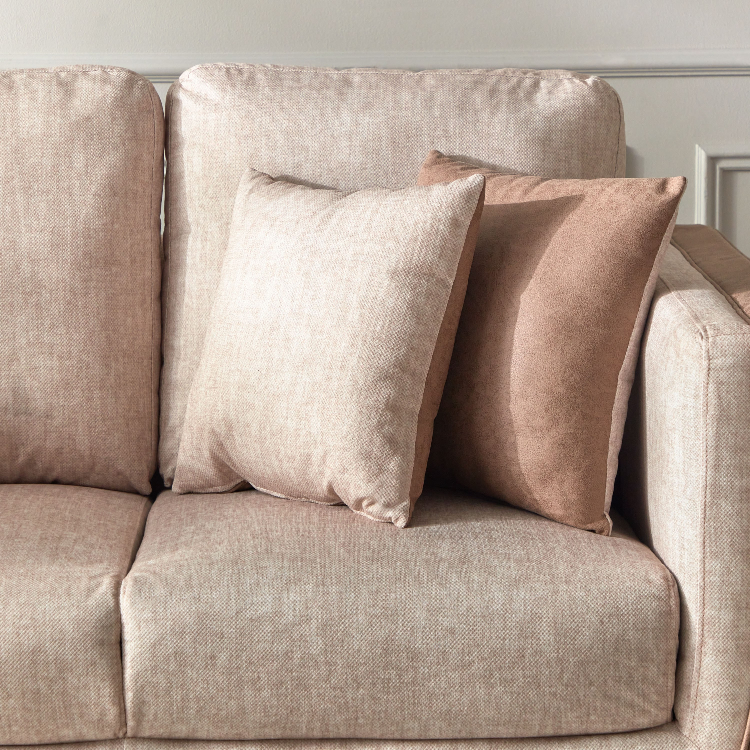 كنبة قماش بمقعدين مع وسادتين من كلارتي-hbxlivingroom-sofasandarmchairs-sofas-image-4