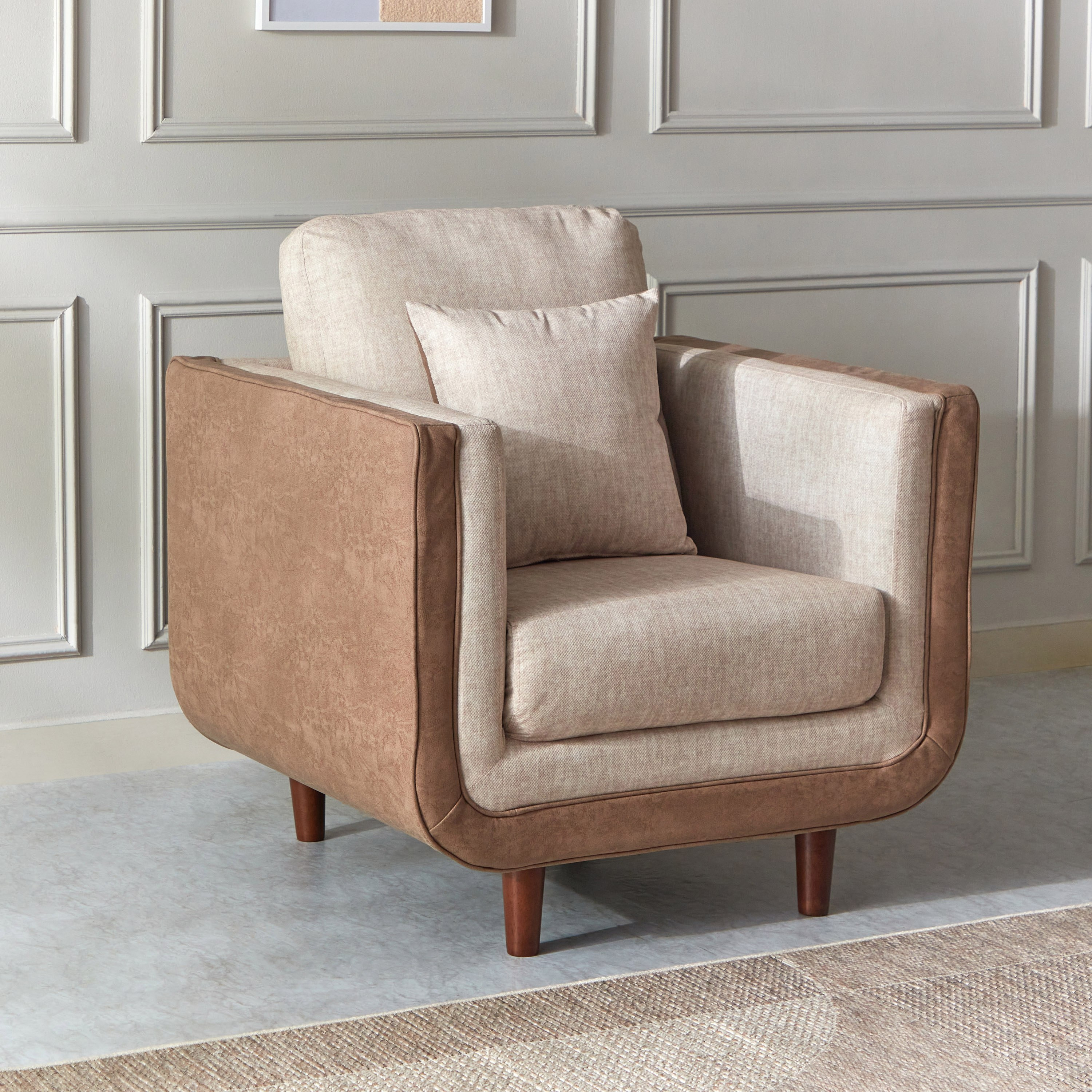 كنبة قماش بمساند ذراعين مع وسادة من كلارتي-hbxlivingroom-sofasandarmchairs-sofas-image-1
