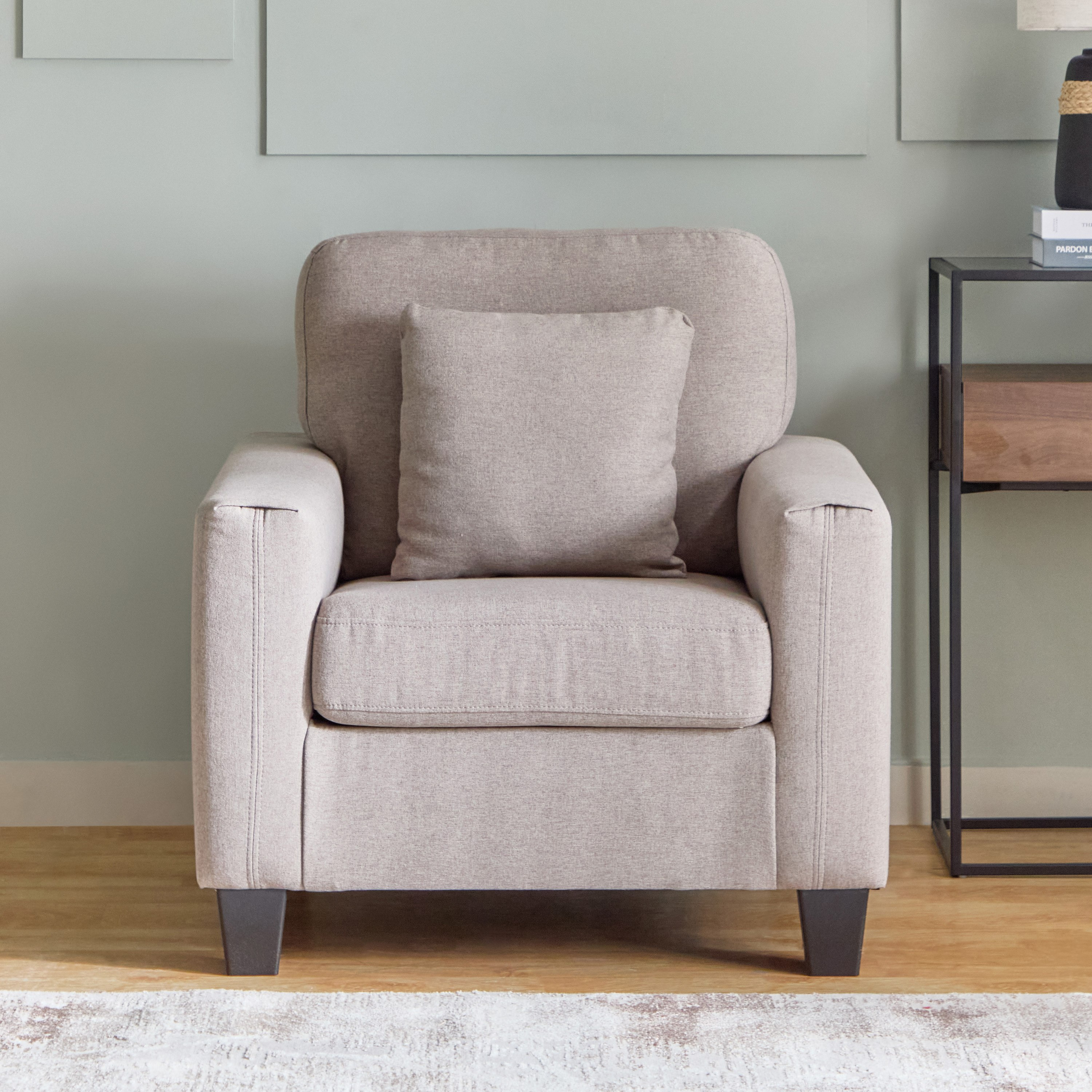 كنبة فردية قماش بمساند ذراعين مع وسادة من جينيفا-hbxlivingroom-sofasandarmchairs-sofas-image-2