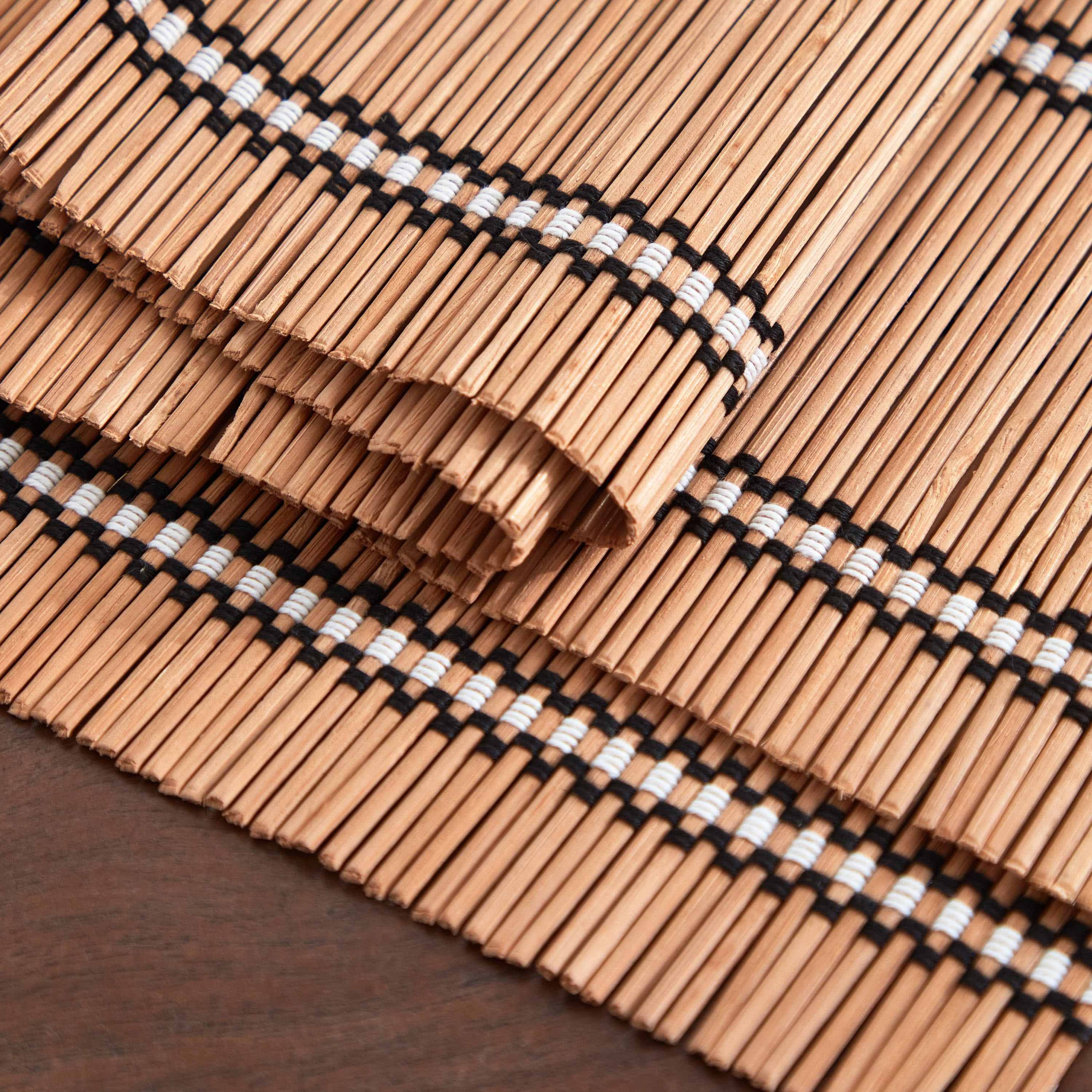 مفرش طاولة ريك من بامبونا - 33x120 سم-hbxdecorandfurnishings-homefurnishings-tablelinens-image-4