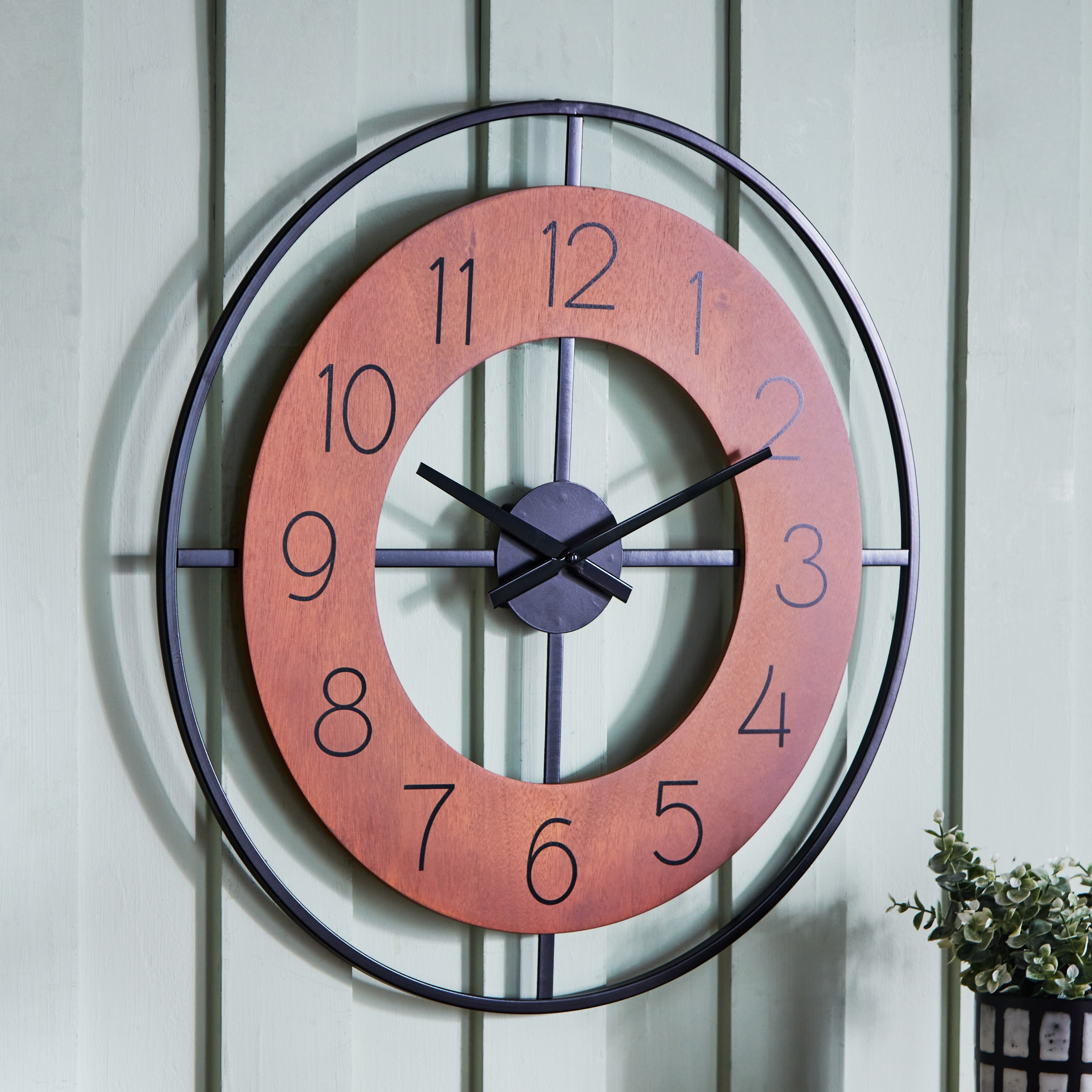 ساعة حائط معدن مع خشب إم دي إف من ساراتوجا - 60x4 سم-hbxhomeware-hbxdecorandfurnishings-image-1