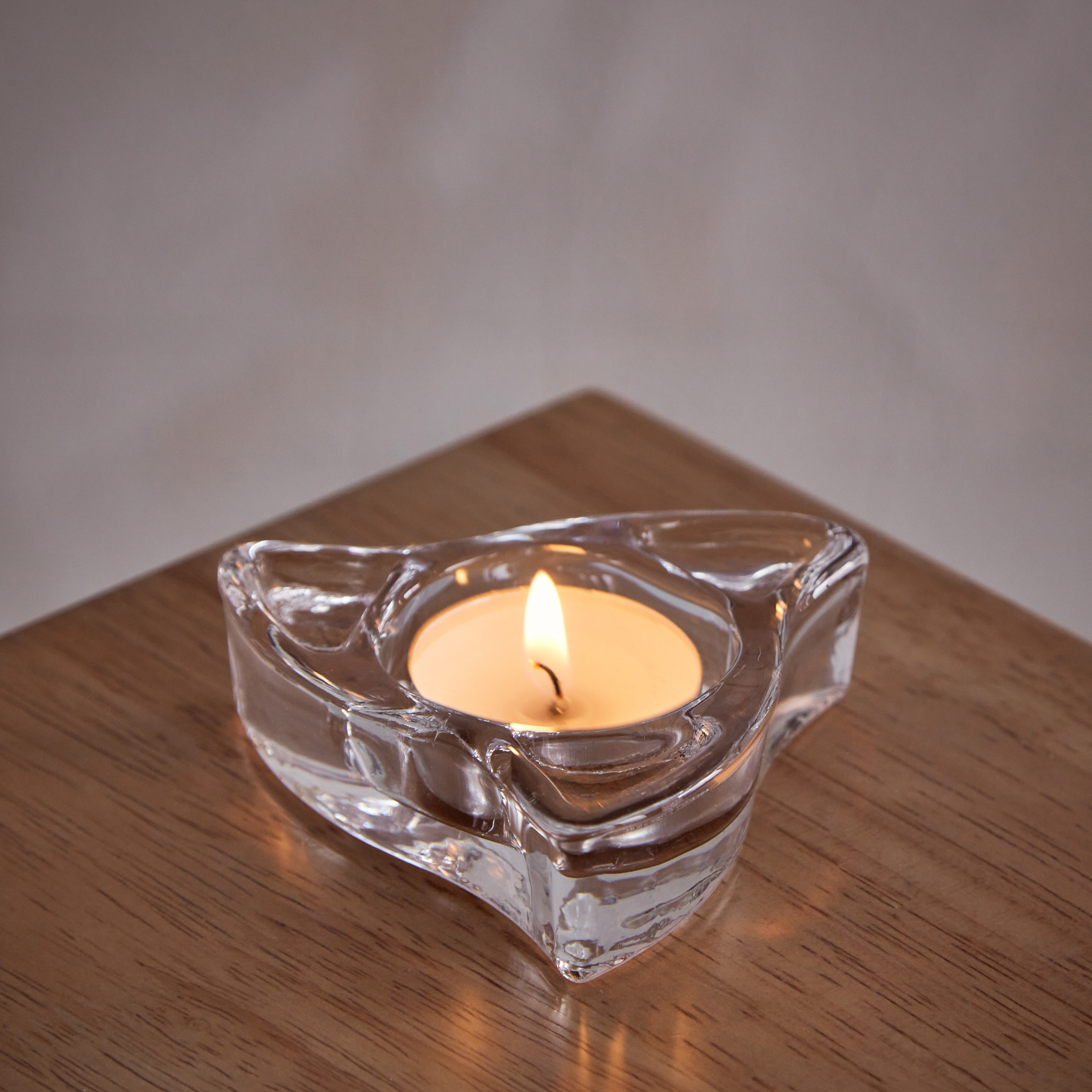حامل شموع صغيرة من الزجاج الشفاف من إزرا - 8x8x2.2 سم-hbxlivingroom-decorandaccessories-candleholders-image-1