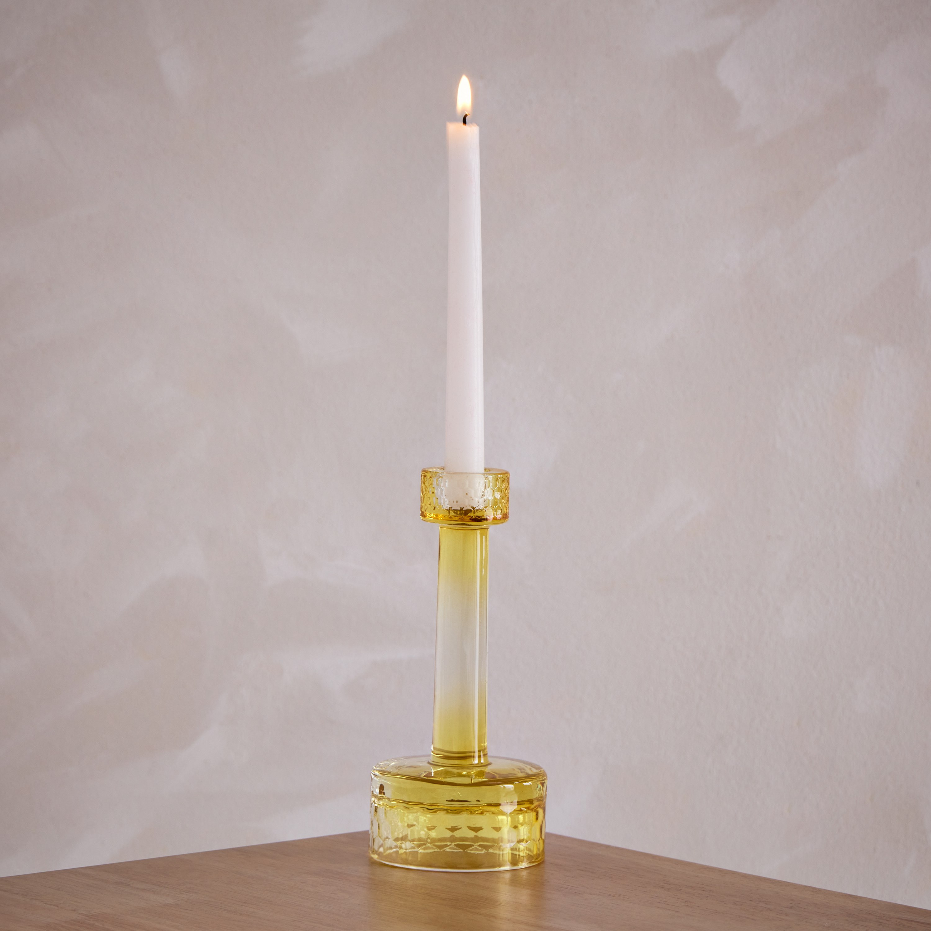 حامل شموع زجاج ملون من إزرا - 8.7x8.7x20 سم-hbxlivingroom-decorandaccessories-candleholders-image-1