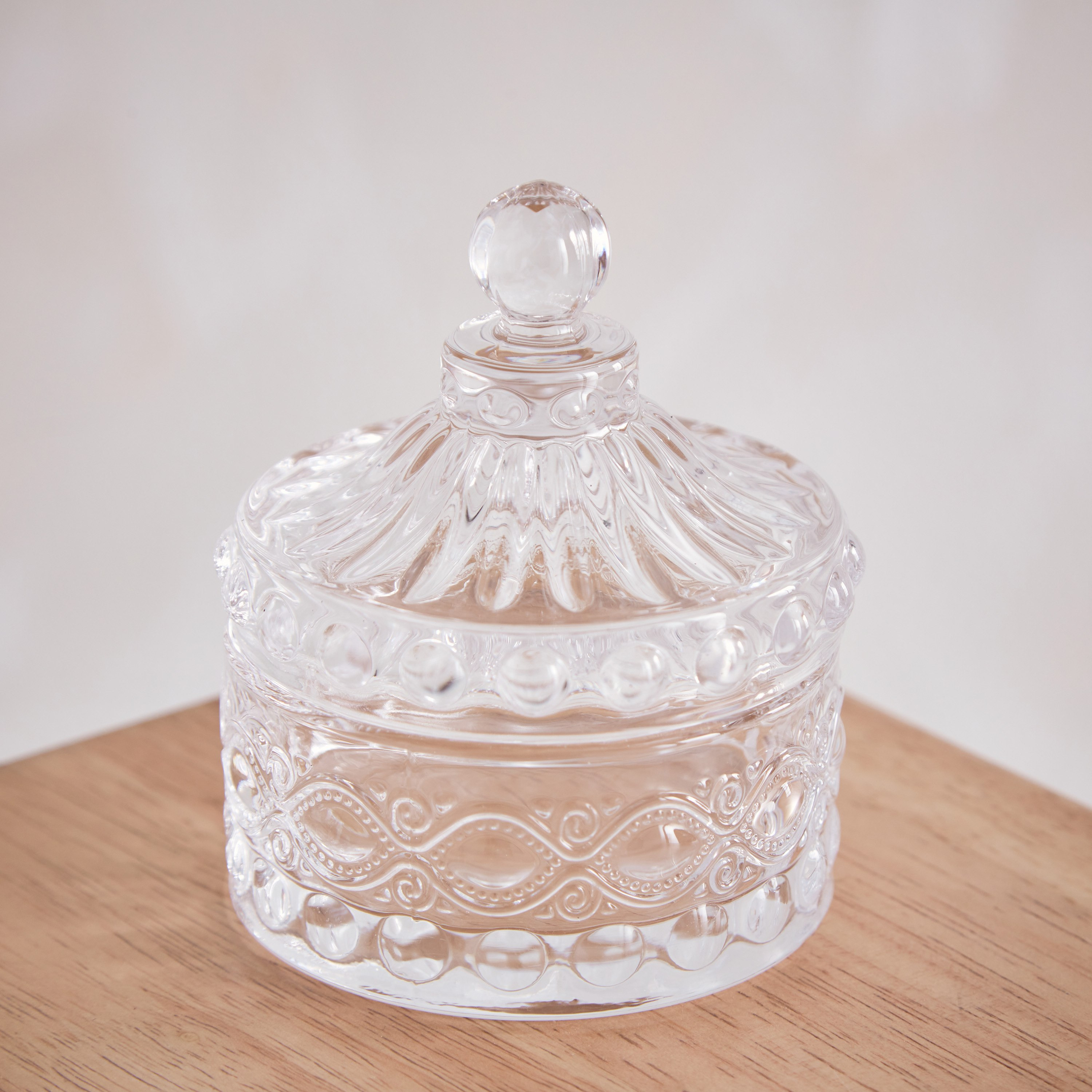 جرة ديكور من الزجاج الشفاف من إزرا - 8.3x8.3x9.7 سم-hbxhomeware-homedecor-figurinesandornaments-image-2