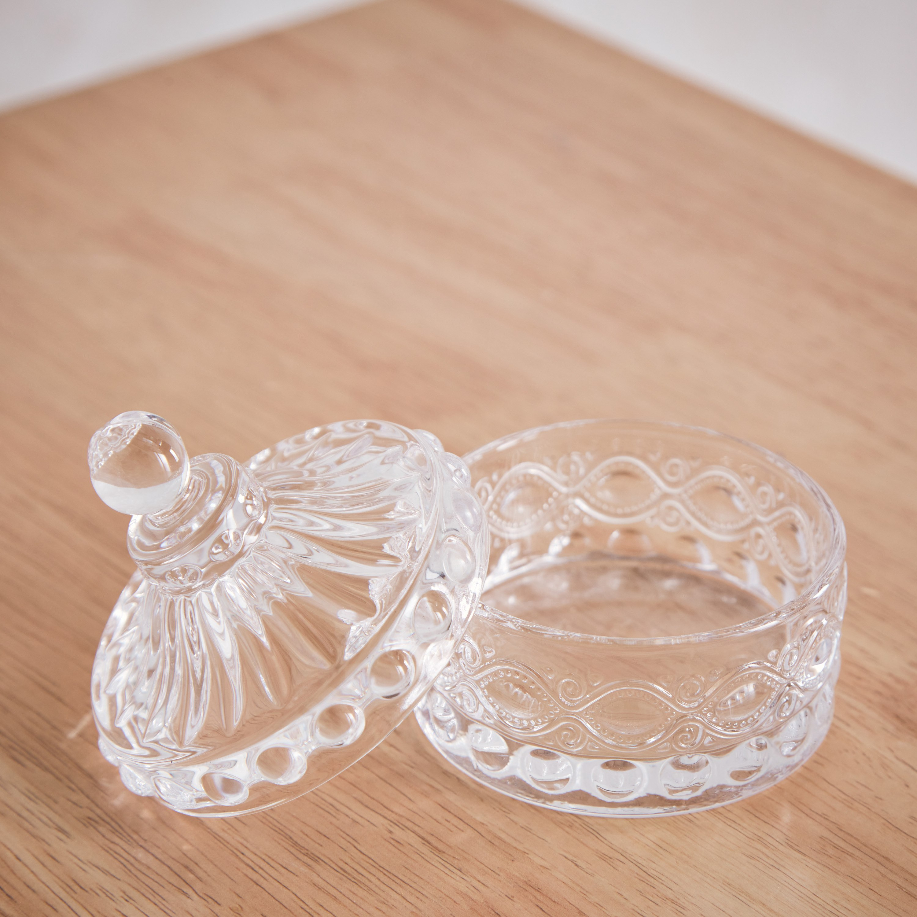 جرة ديكور من الزجاج الشفاف من إزرا - 8.3x8.3x9.7 سم-hbxhomeware-homedecor-figurinesandornaments-image-3
