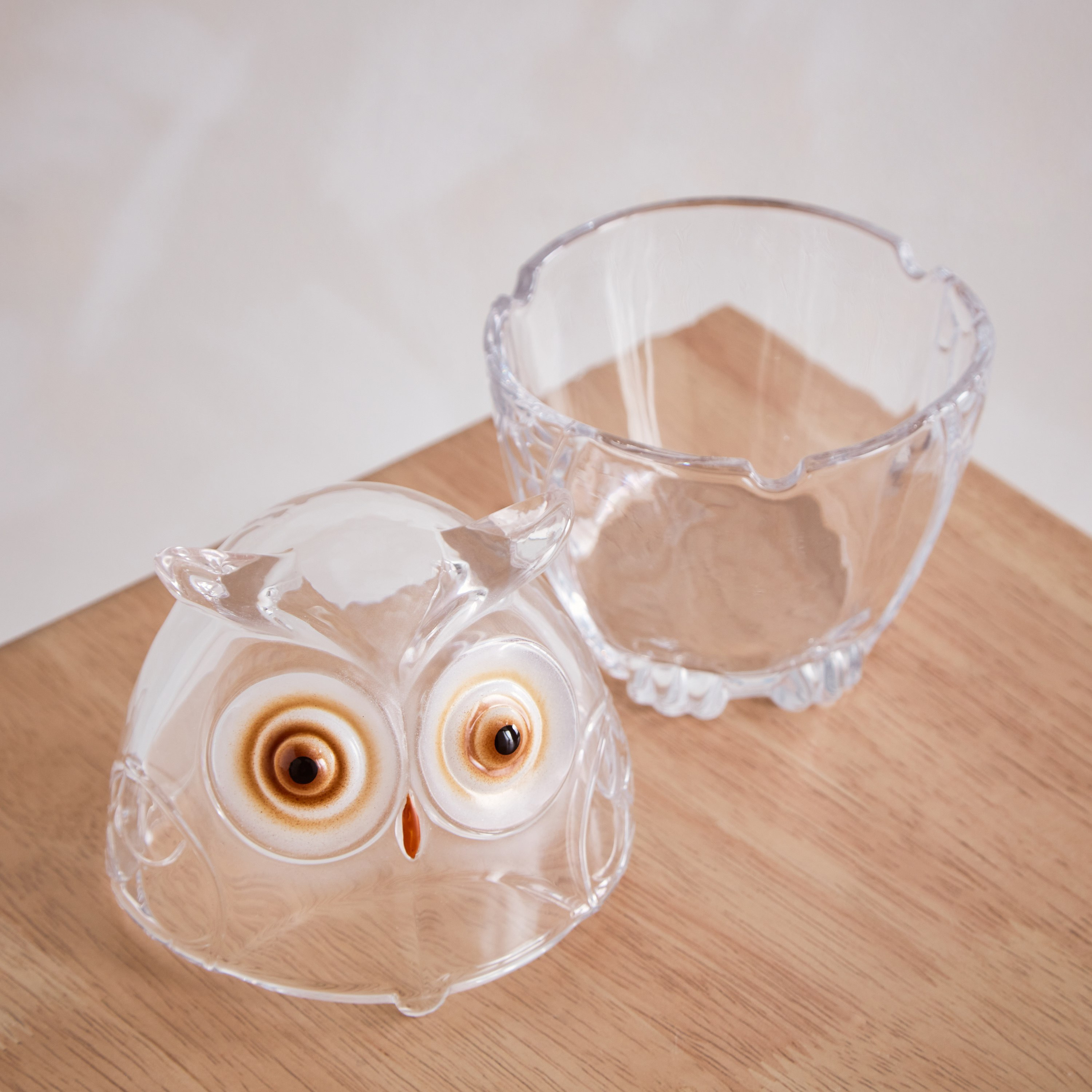 جرة ديكور من الزجاج الشفاف من إزرا - 10.7x10.2x15.5 سم-hbxhomeware-homedecor-figurinesandornaments-image-4