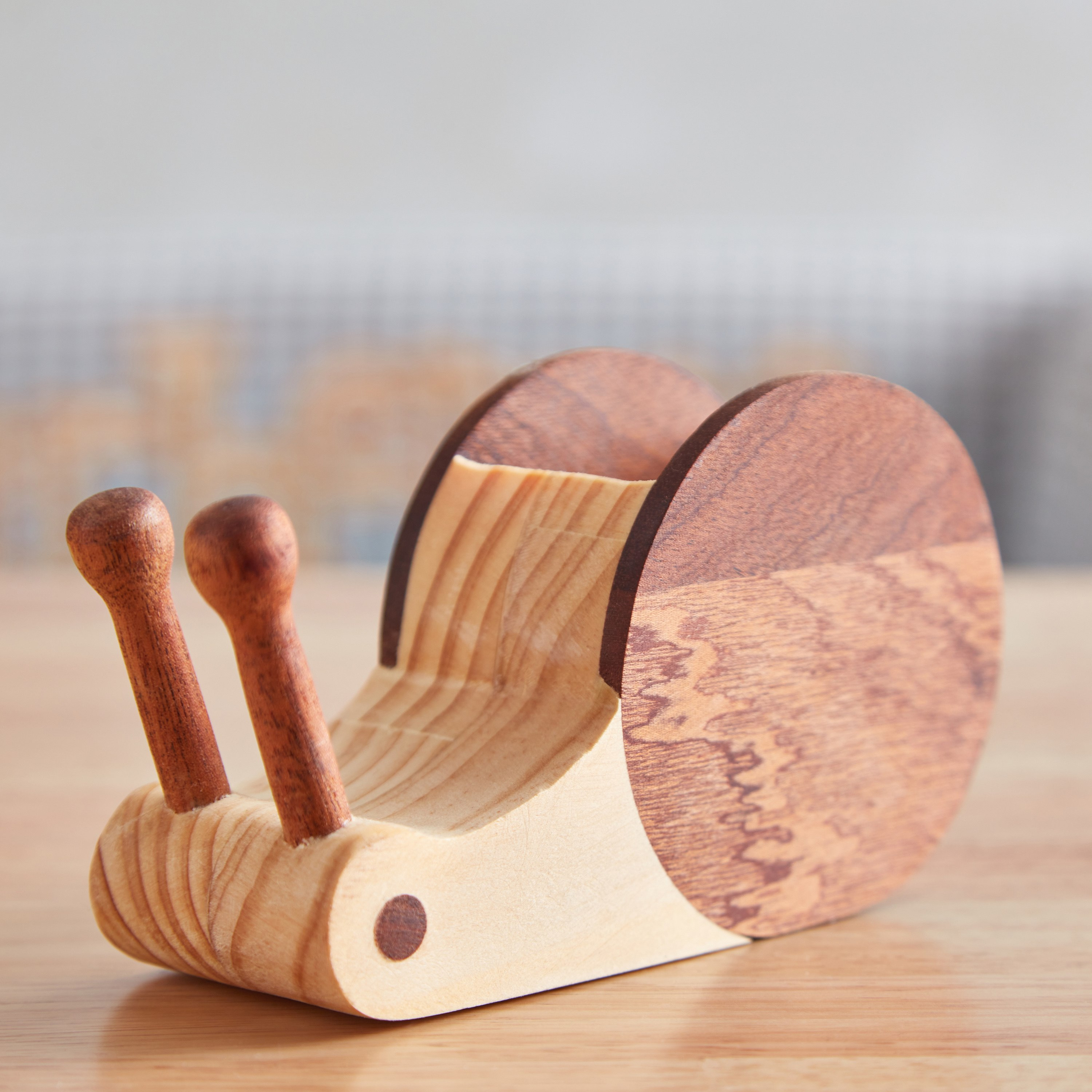 حامل أقلام خشبي على شكل حلزون - 13x4.8x7.8 سم-hbxhomeware-hbxkidsandyouth-image-1