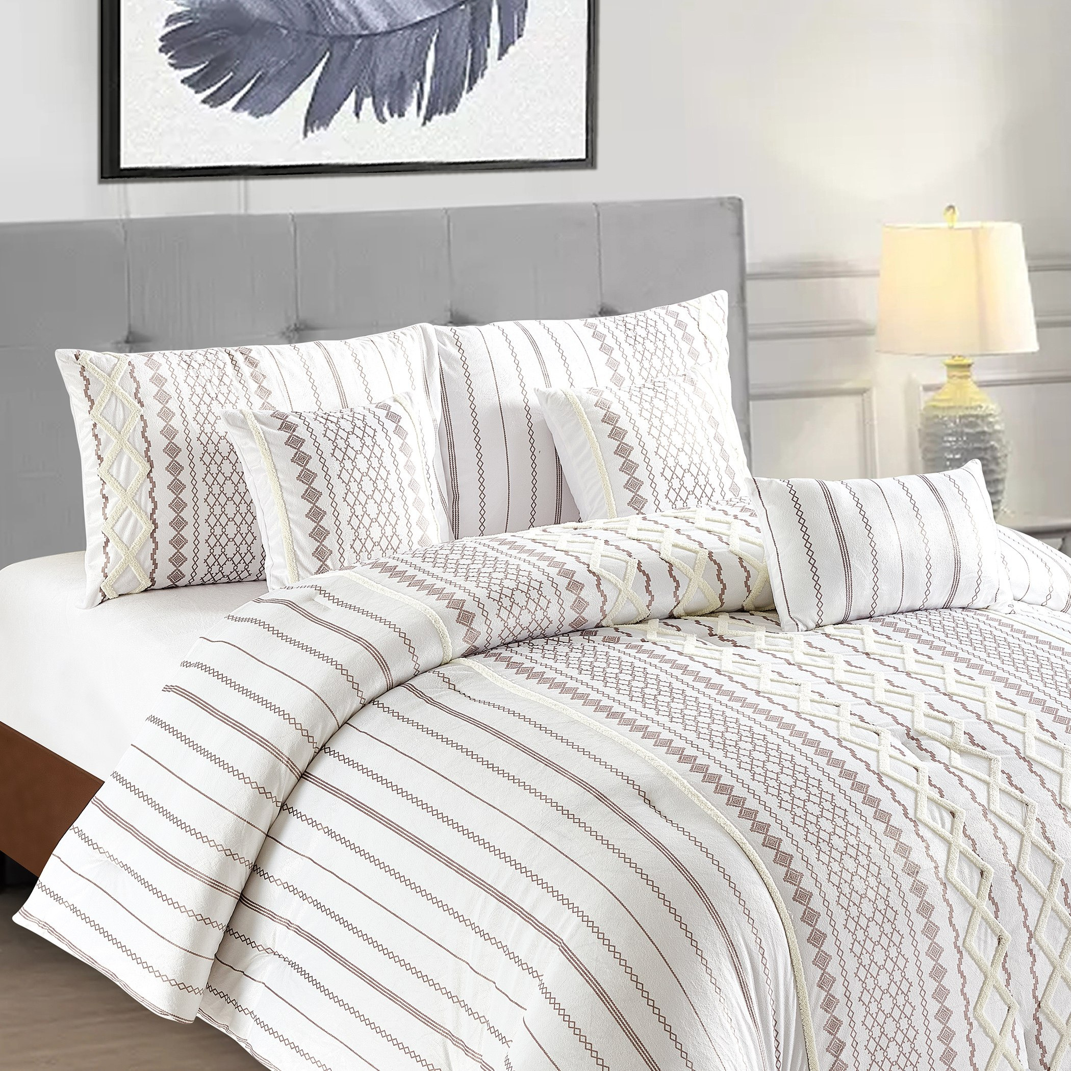 طقم لحاف كينج مخمل جاكار 7 قطع من جليد - 220x240 سم-hbxhomeware-hbxdecorandfurnishings-image-1