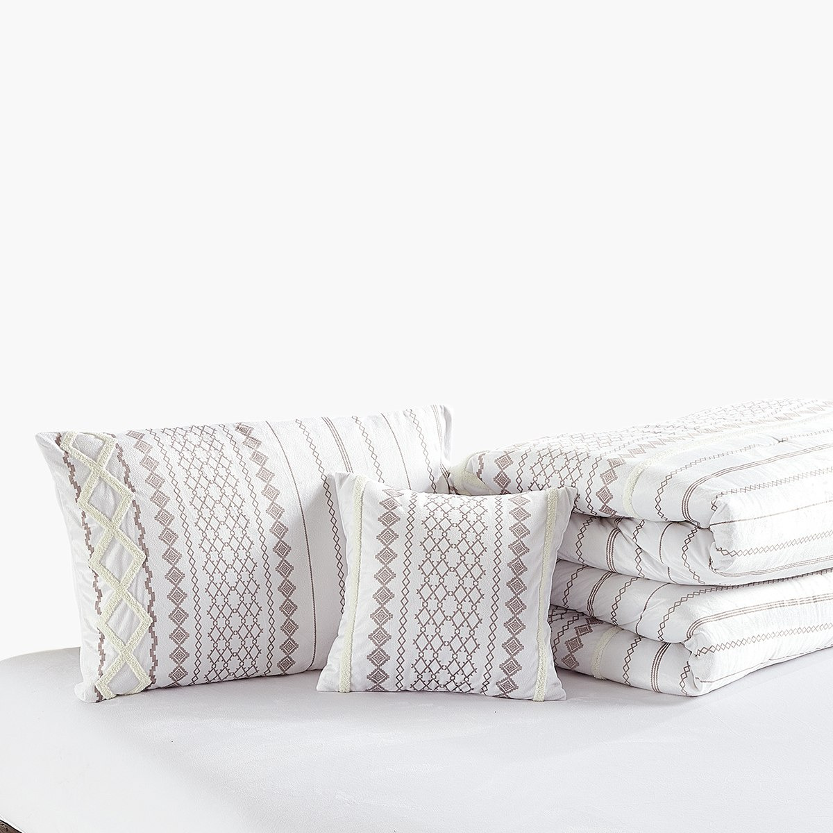 طقم لحاف كينج مخمل جاكار 7 قطع من جليد - 220x240 سم-hbxhomeware-hbxdecorandfurnishings-image-4