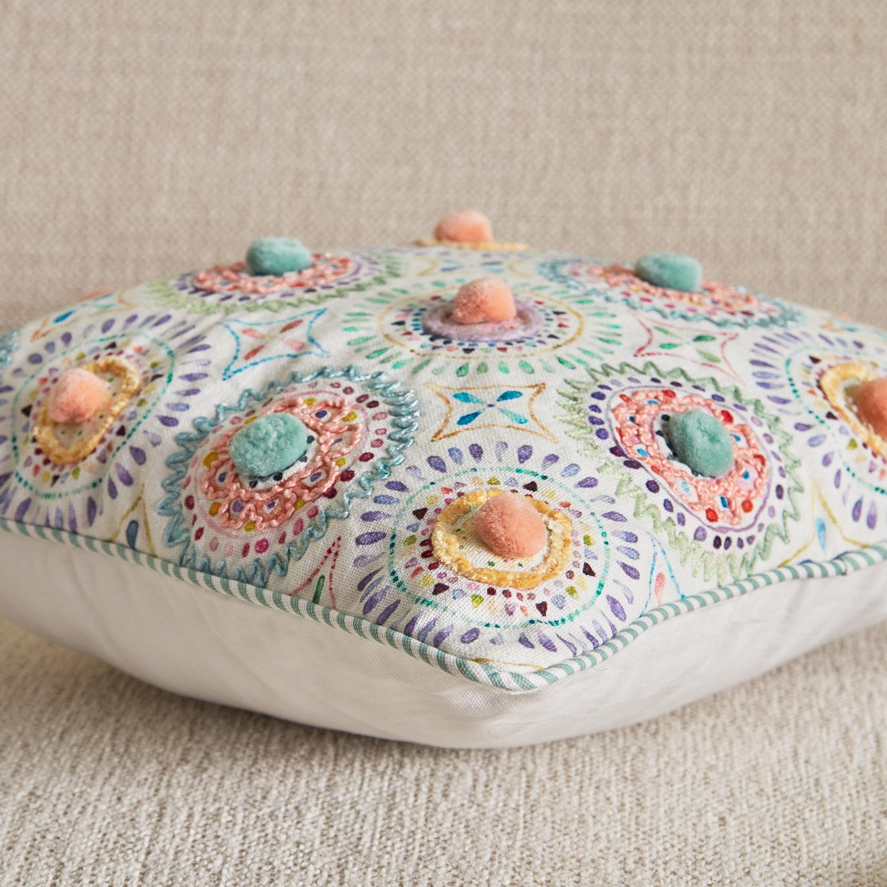 Glimmer Circle Printed and Embroidered Filled Cushion - 40x40 cm-hbxlivingroom-furnishings-cushionsandcovers-filledcushions-image-3