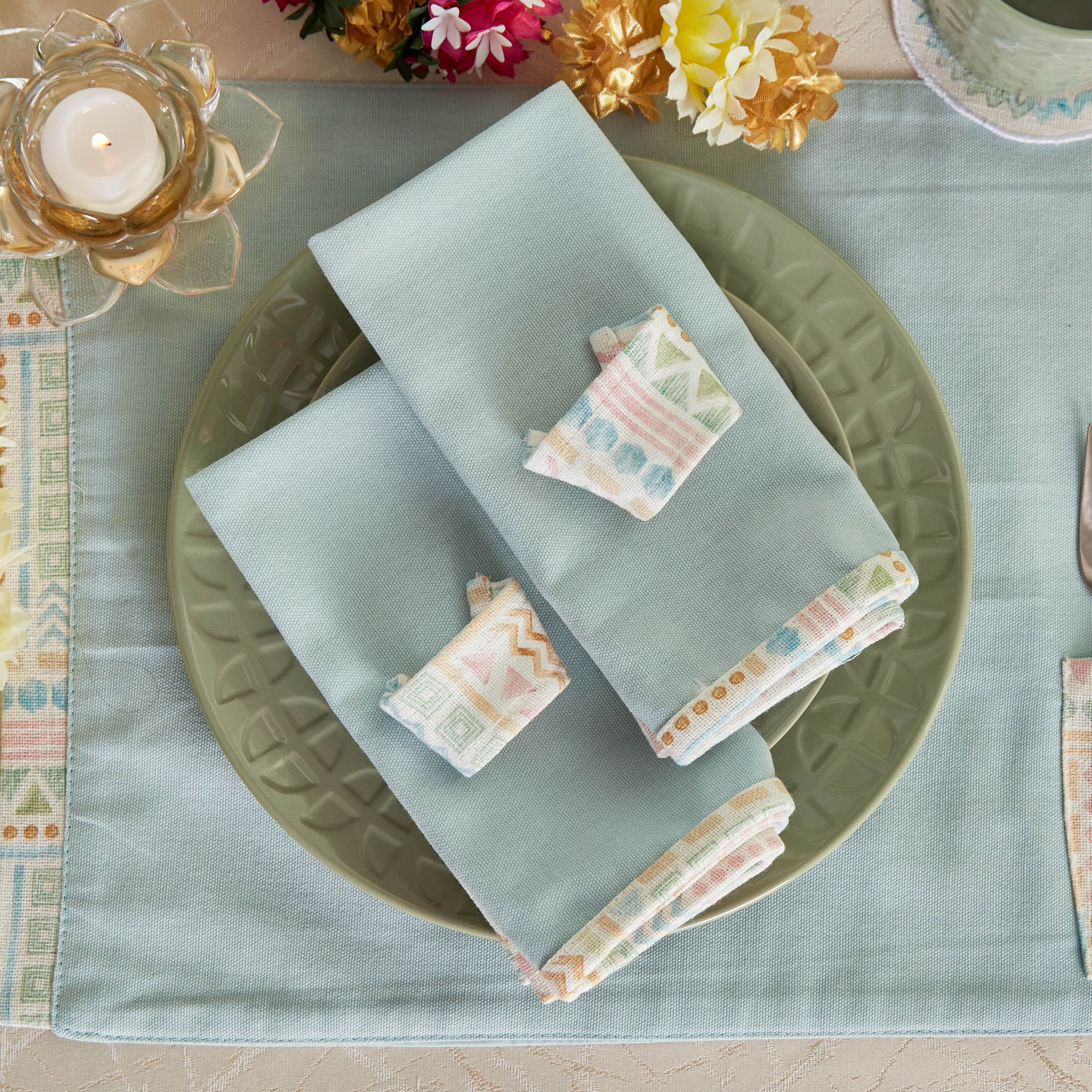 طقم مناديل سفرة سادة 4 قطع وحلقة مناديل بطبعات من جليمر - 40x40 سم-hbxdecorandfurnishings-homefurnishings-tablelinens-image-2