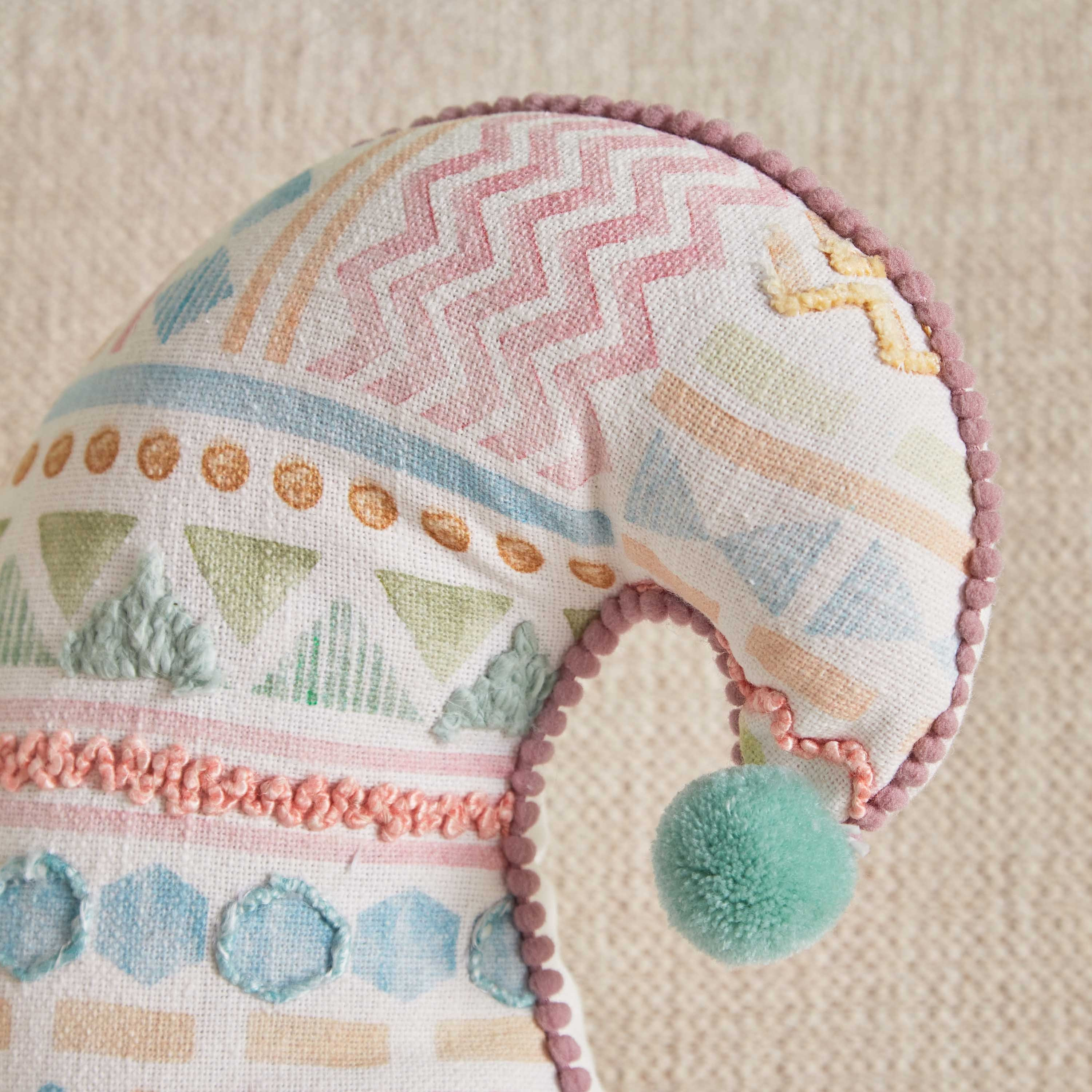وسادة على شكل قبعة سانتا من جليمر - 35x30 سم-hbxlivingroom-furnishings-cushionsandcovers-filledcushions-image-2