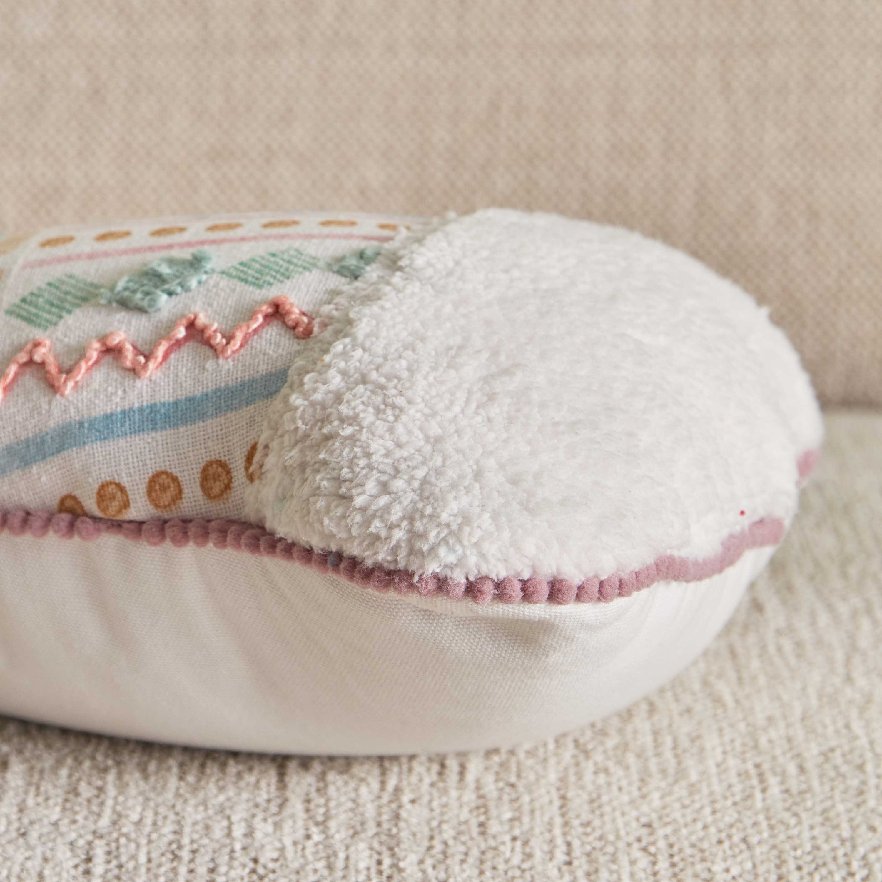 وسادة على شكل قبعة سانتا من جليمر - 35x30 سم-hbxlivingroom-furnishings-cushionsandcovers-filledcushions-image-3