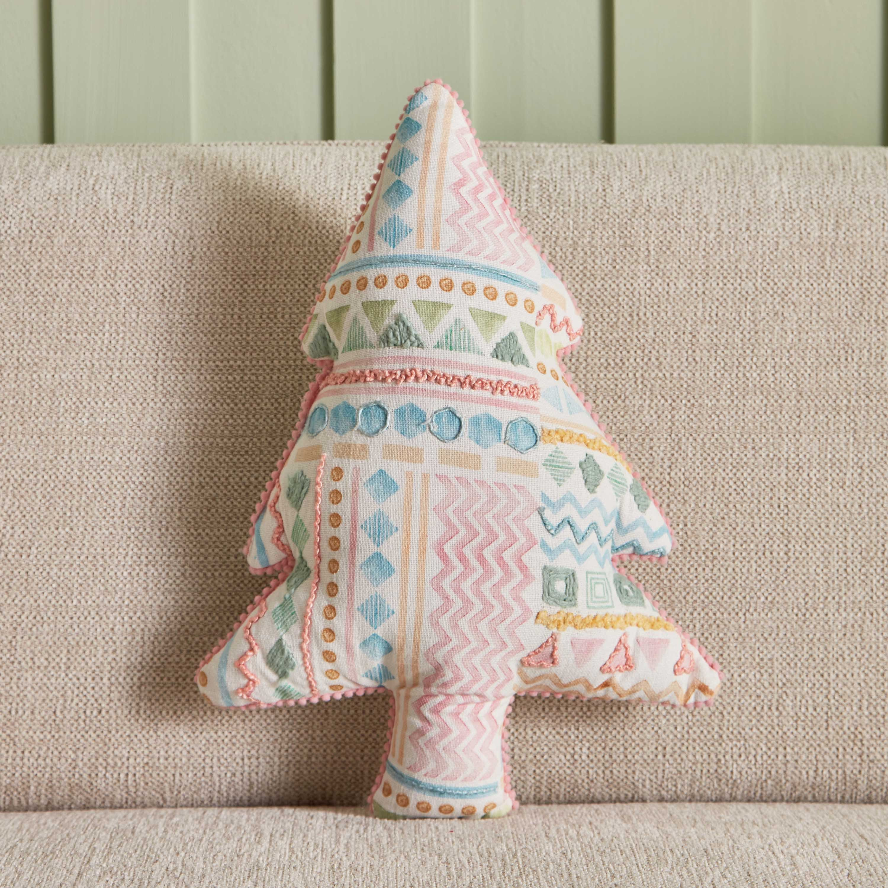 وسادة على شكل شجرة عيد الميلاد من جليمر - 35x30 سم-hbxlivingroom-furnishings-cushionsandcovers-filledcushions-image-1
