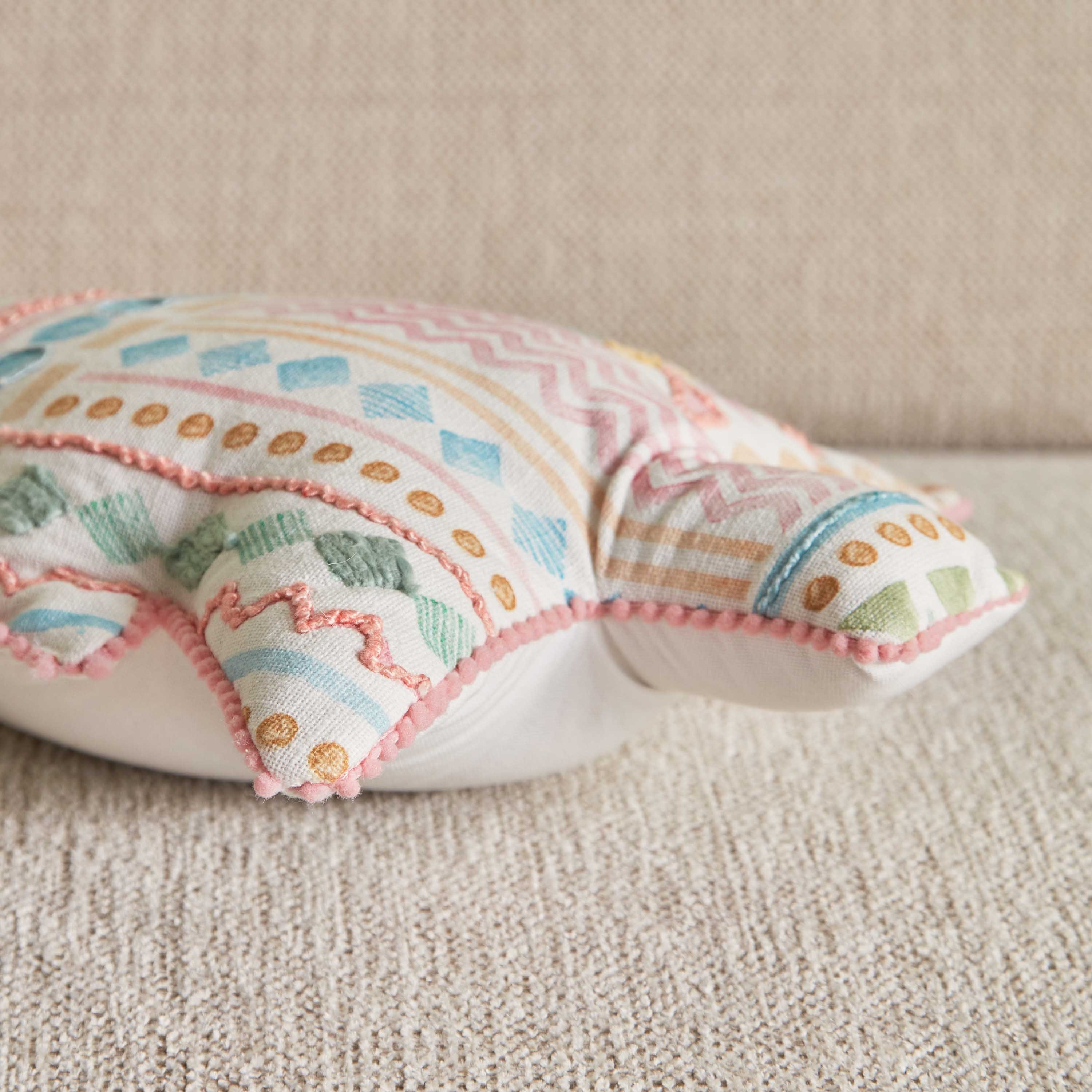 وسادة على شكل شجرة عيد الميلاد من جليمر - 35x30 سم-hbxlivingroom-furnishings-cushionsandcovers-filledcushions-image-3