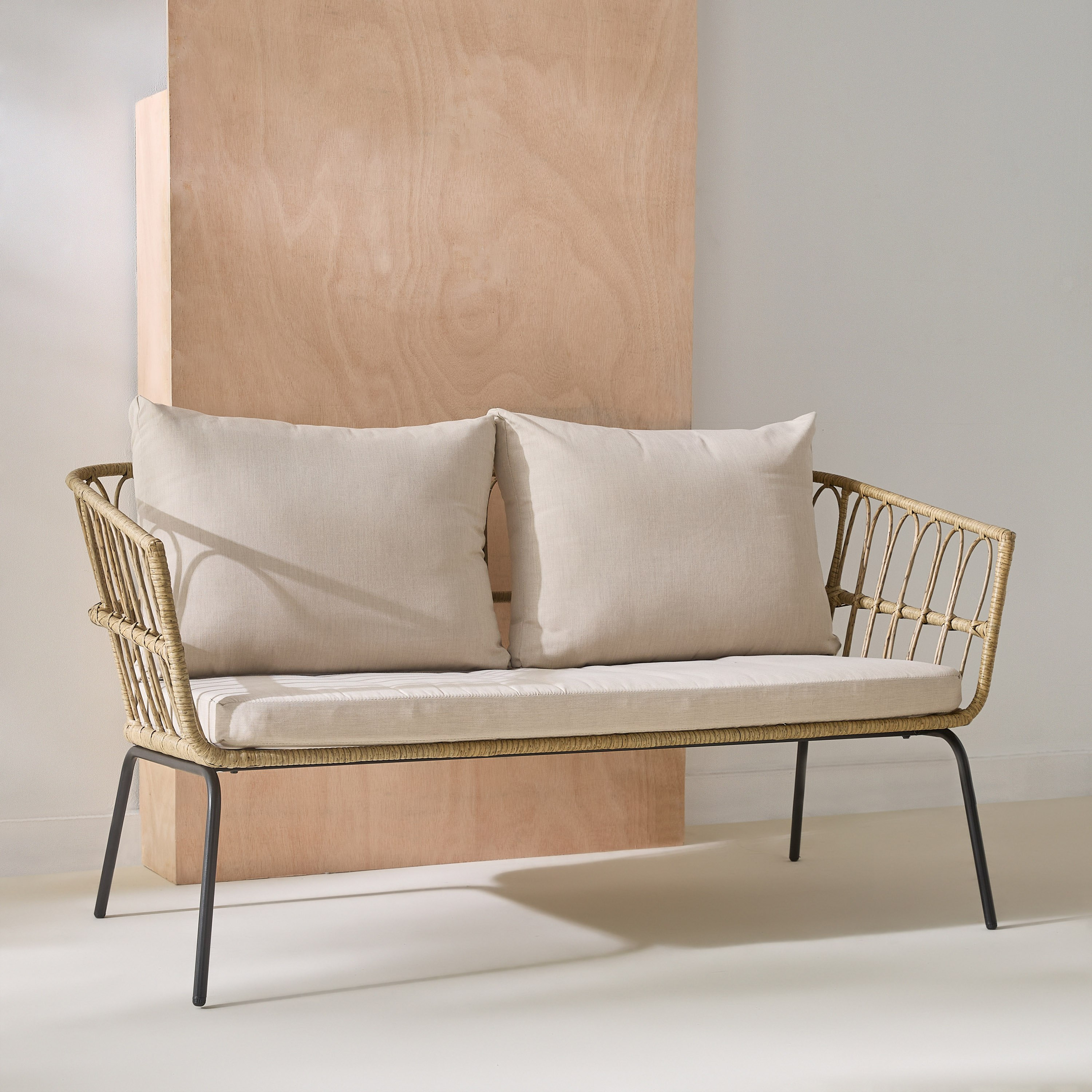 طقم طاولة قهوة خارجي 4 مقاعد مع وسائد - فيرا كاتينا من موڤو-hbxfurniture-livingroom-sofasandsofasets-image-2