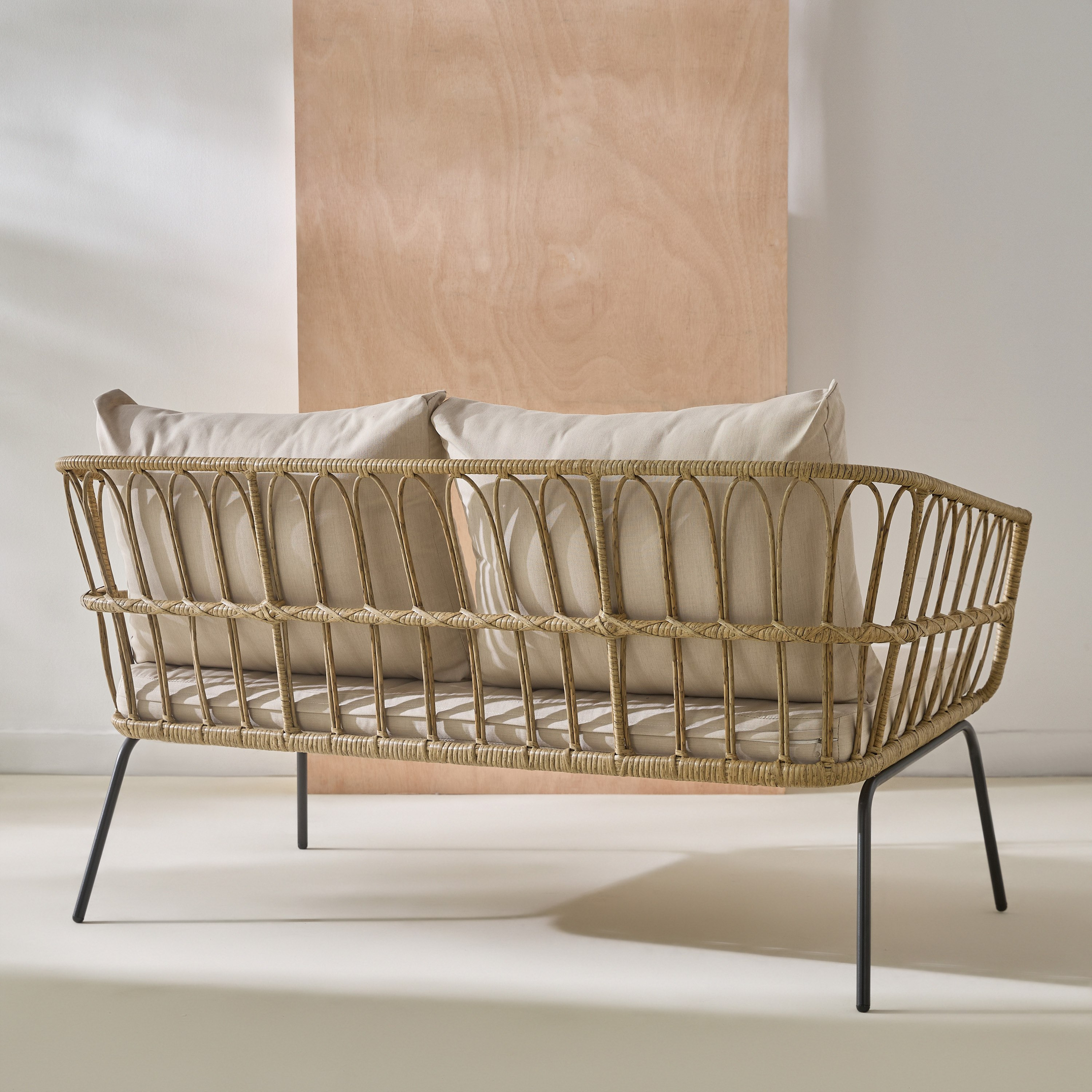 طقم طاولة قهوة خارجي 4 مقاعد مع وسائد - فيرا كاتينا من موڤو-hbxfurniture-livingroom-sofasandsofasets-image-3