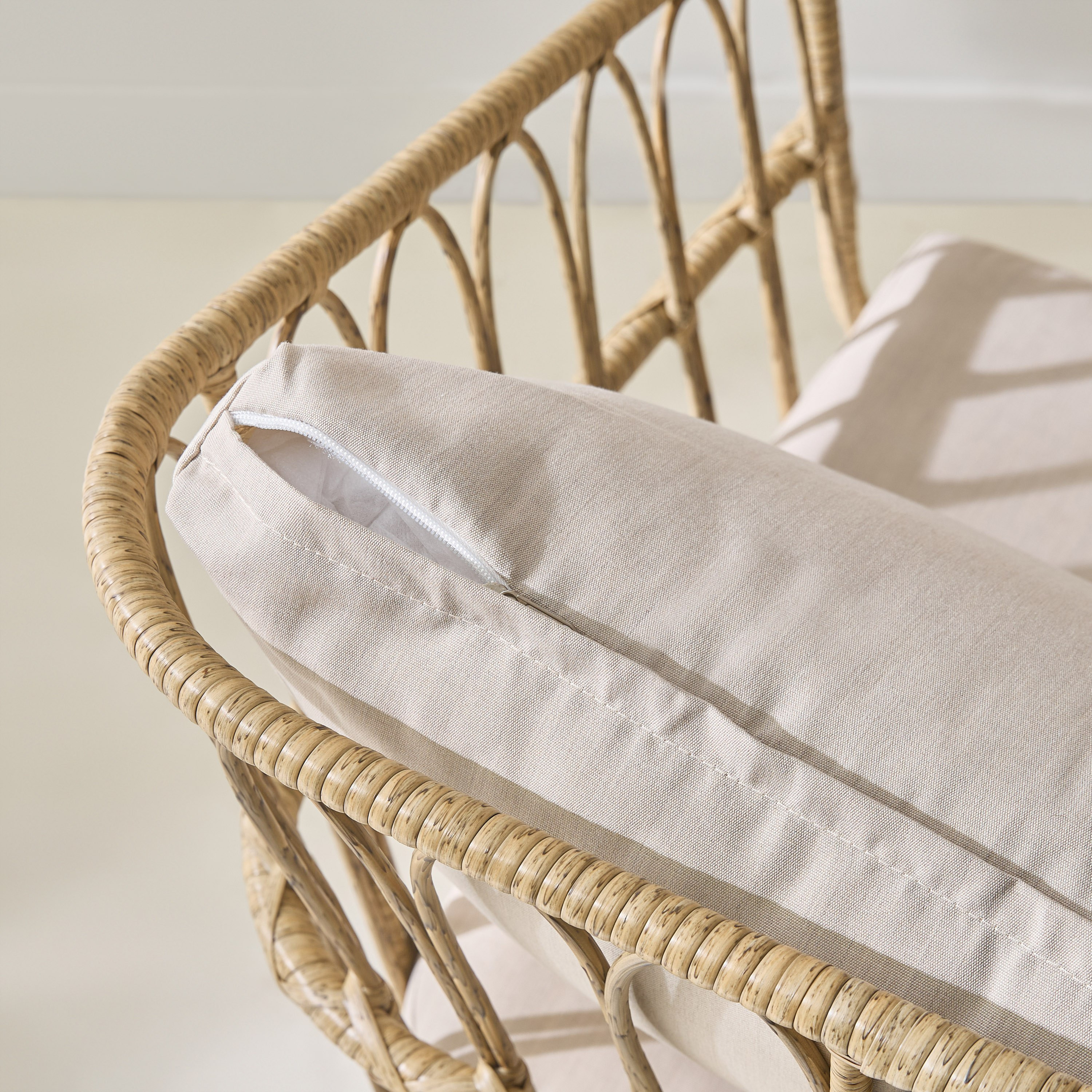 طقم طاولة قهوة خارجي 4 مقاعد مع وسائد - فيرا كاتينا من موڤو-hbxfurniture-livingroom-sofasandsofasets-image-8