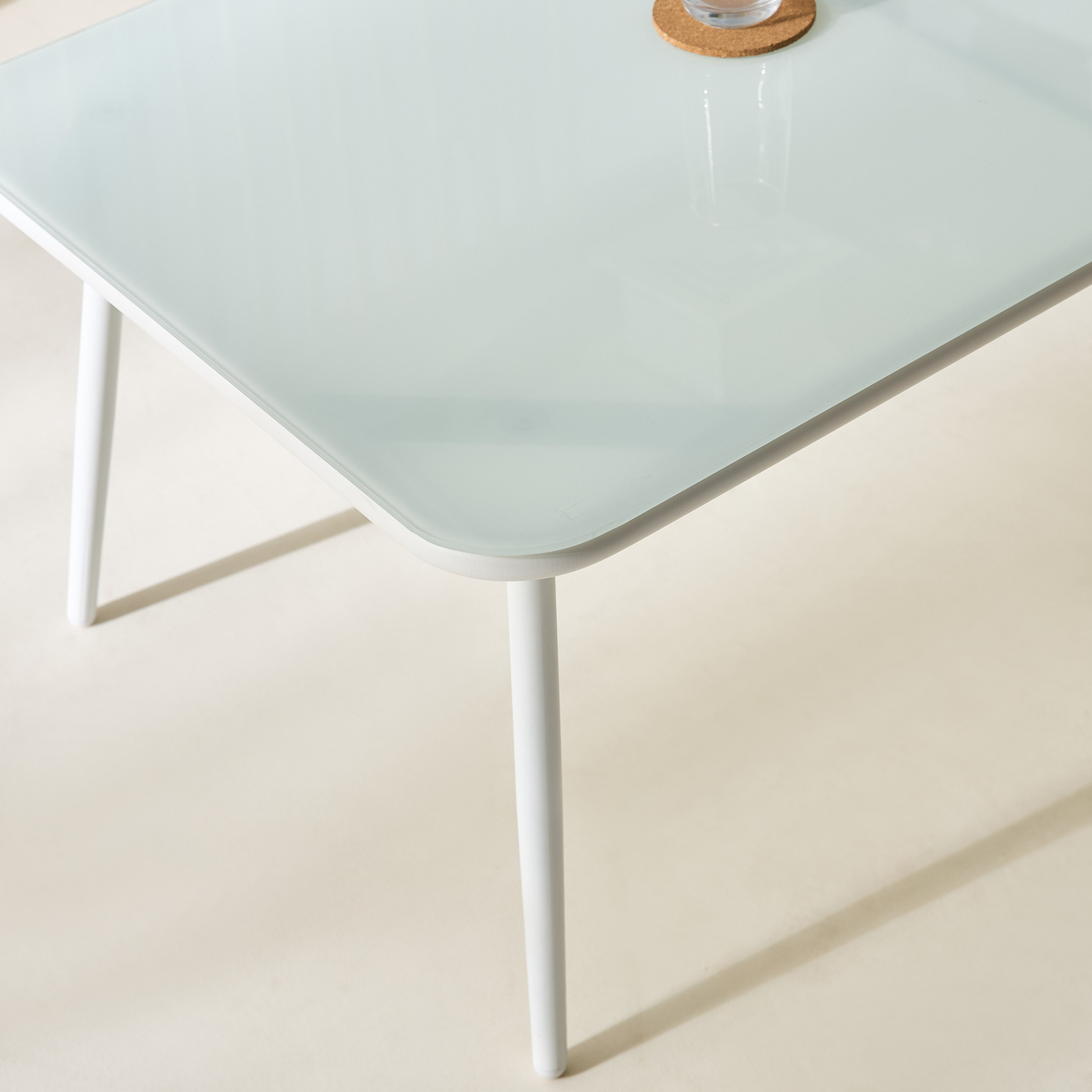 طقم طاولة قهوة للجلسات الخارجية مع 4 مقاعد ووسائد من فيرا فريسكا-hbxfurniture-livingroom-sofasandsofasets-image-12