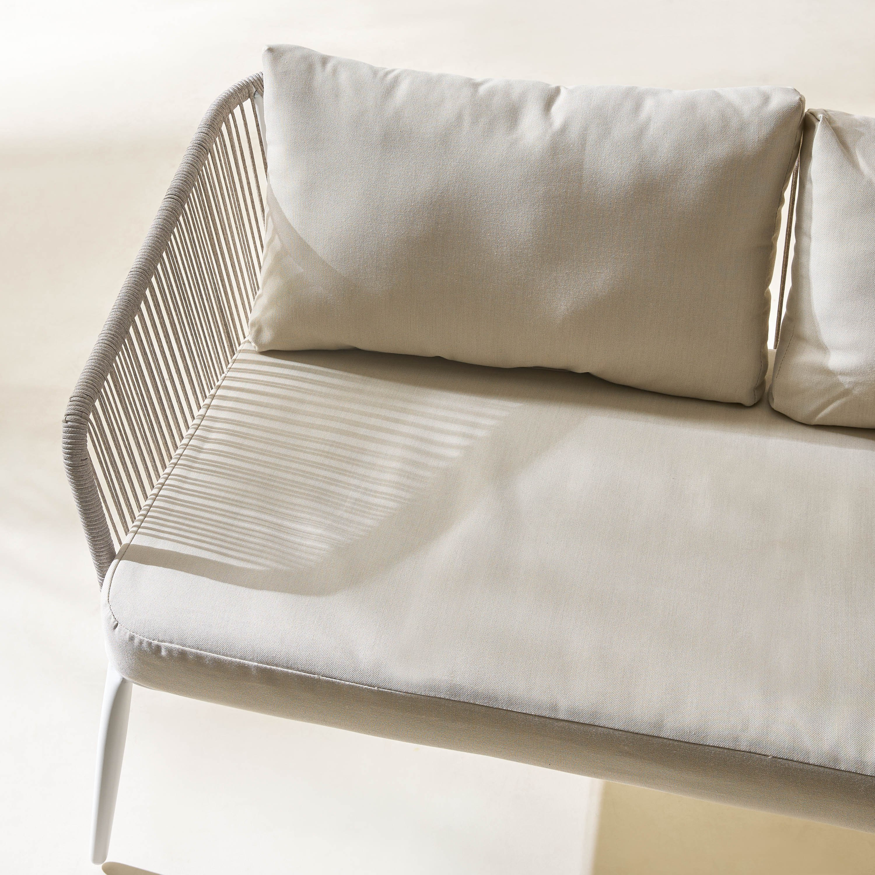 طقم طاولة قهوة للجلسات الخارجية مع 4 مقاعد ووسائد من فيرا فريسكا-hbxfurniture-livingroom-sofasandsofasets-image-6