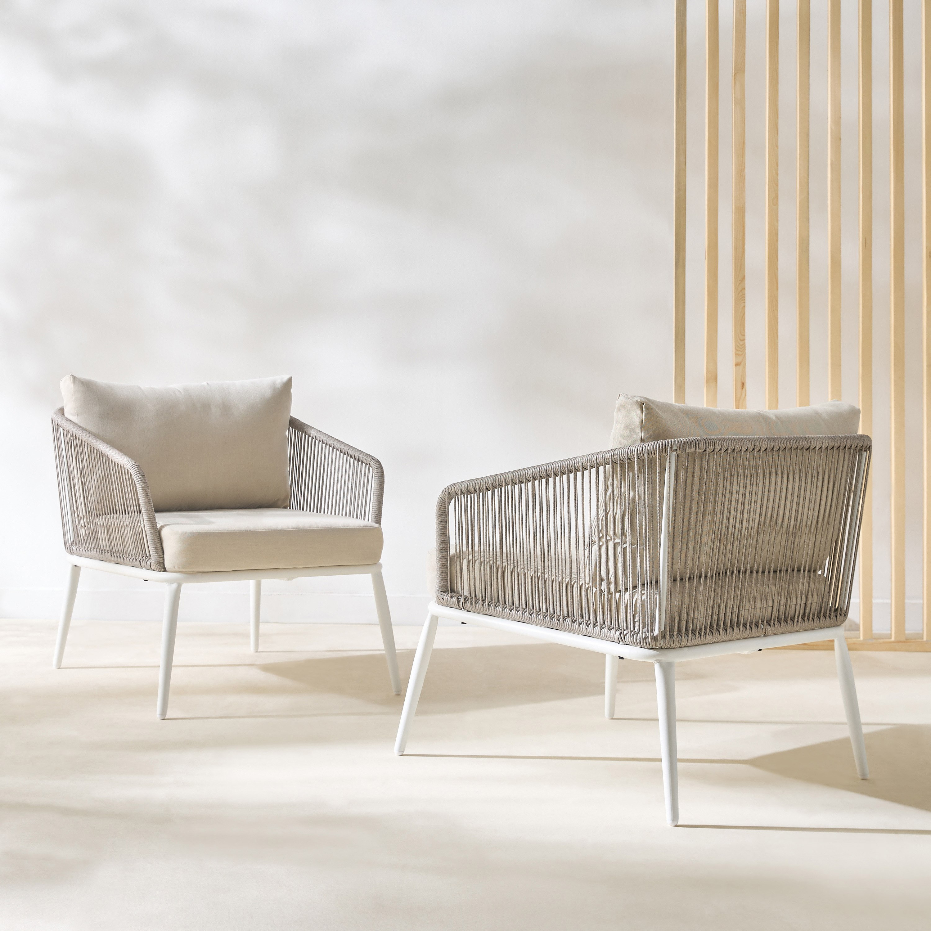 طقم طاولة قهوة للجلسات الخارجية مع 4 مقاعد ووسائد من فيرا فريسكا-hbxfurniture-livingroom-sofasandsofasets-image-10