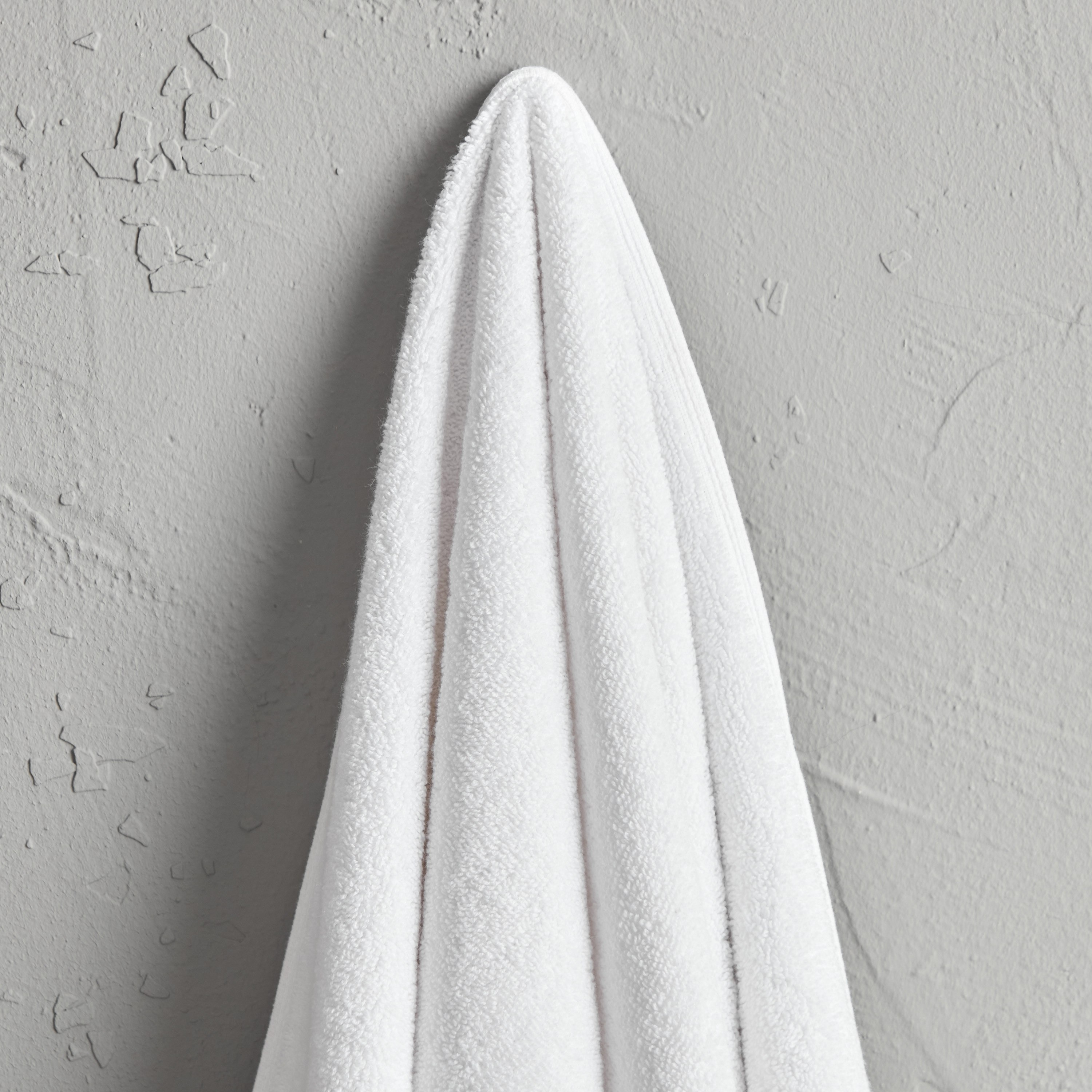 White Haven Hotel Collection Bath Towel - 70x140 cm-hbxbathroom-bathroomtextiles-image-2
