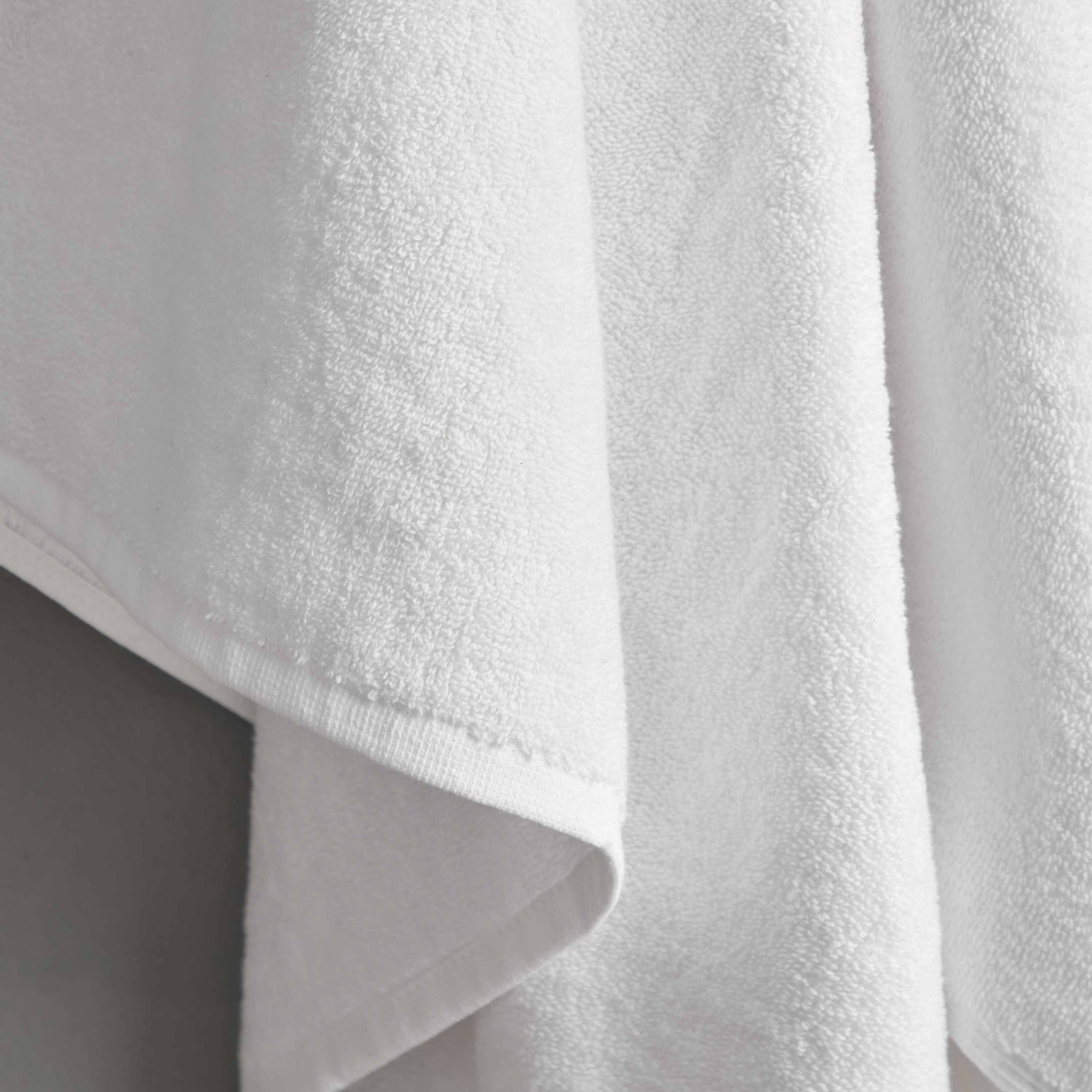 White Haven Hotel Collection Bath Towel - 70x140 cm-hbxbathroom-bathroomtextiles-image-3