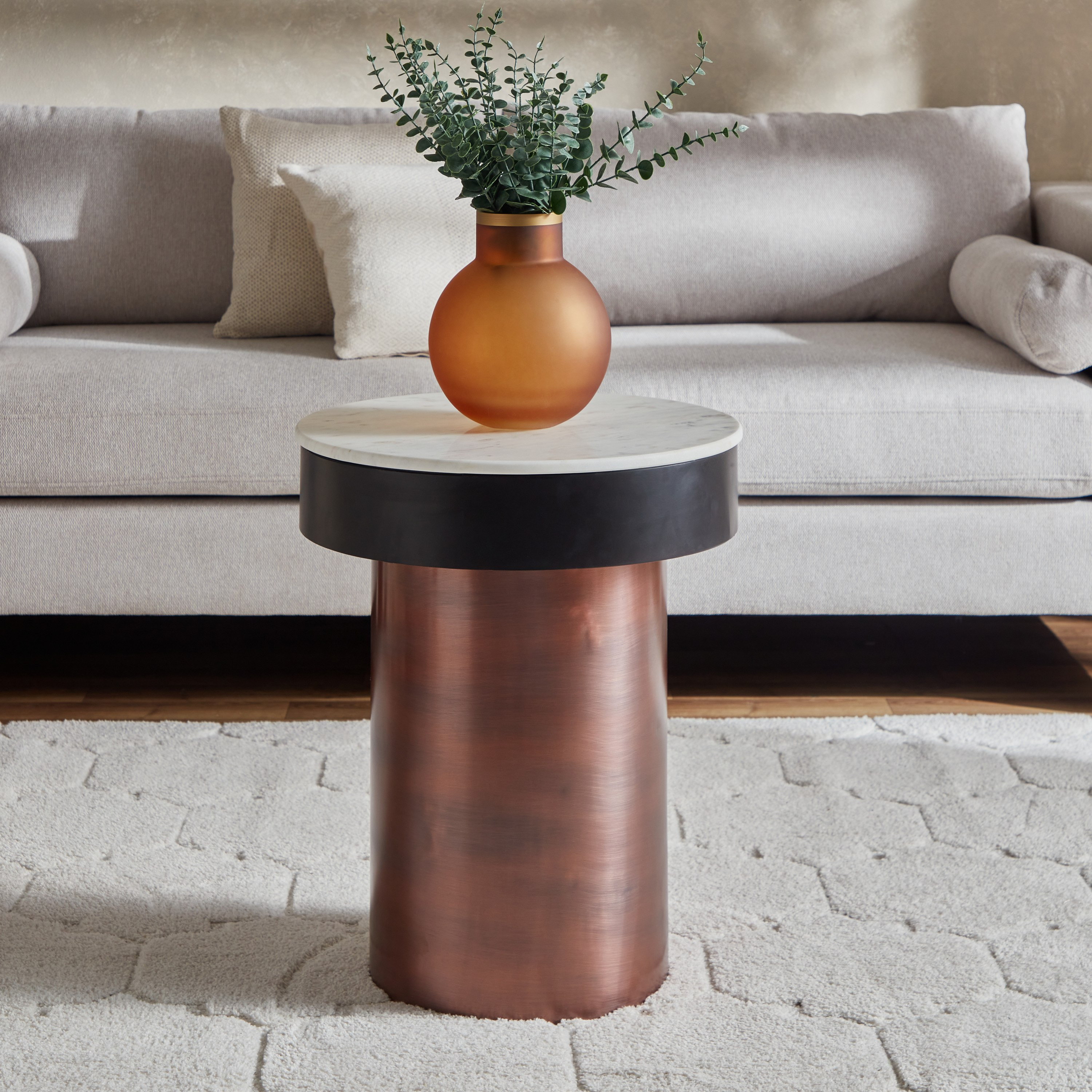 طاولة جانبية بسطح من الرخام الأصلي - باريل من فيندرا-hbxfurniture-livingroom-endtables-image-1