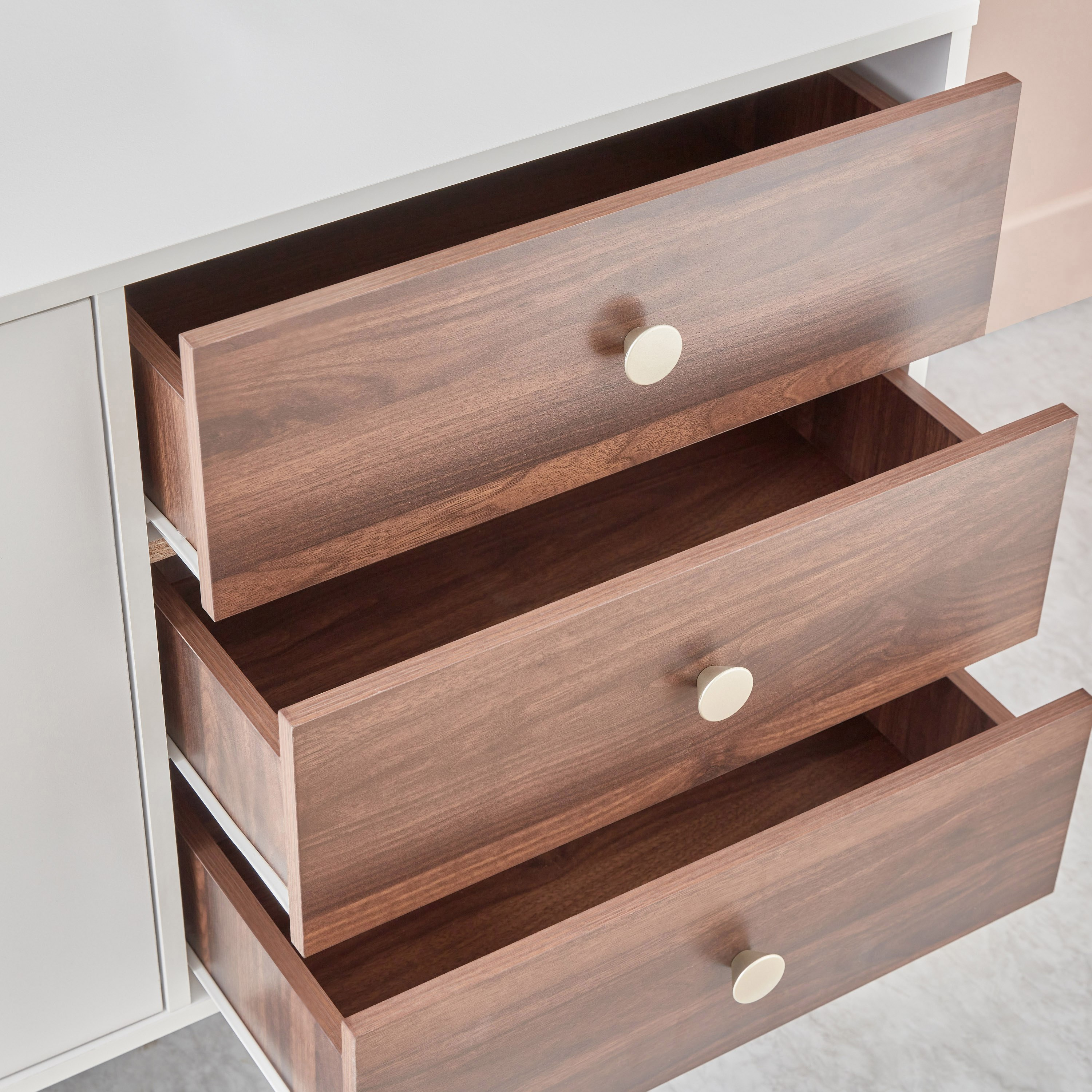 خزانة جانبية بـ3 أدراج وبابين من ناتاليا إن إكس تي-hbxfurniture-diningroom-buffetsandsideboards-image-9