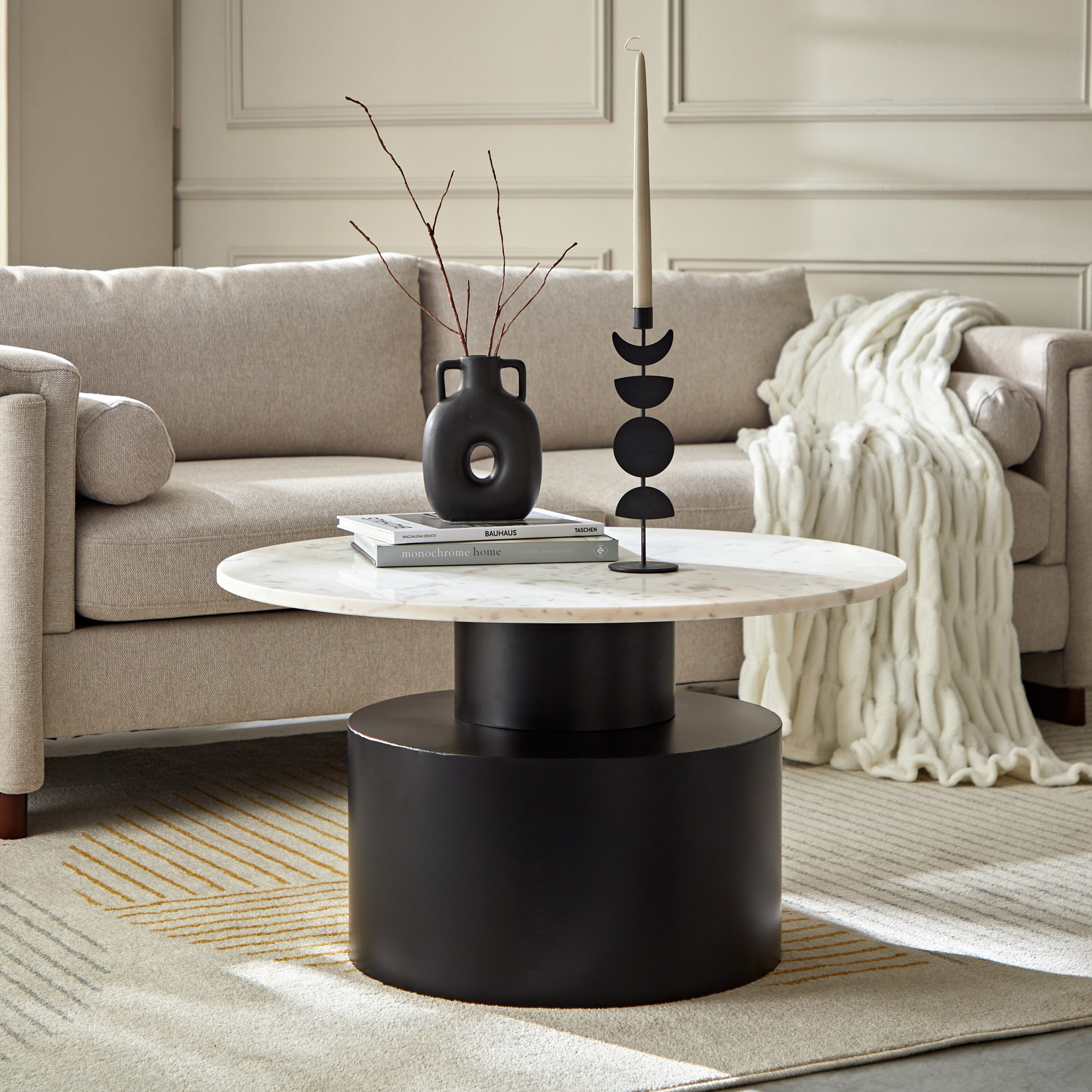 طاولة قهوة بسطح من الرخام الأصلي - كاراف من فيندرا -hbxlivingroom-tablesandstands-coffeetables-image-1