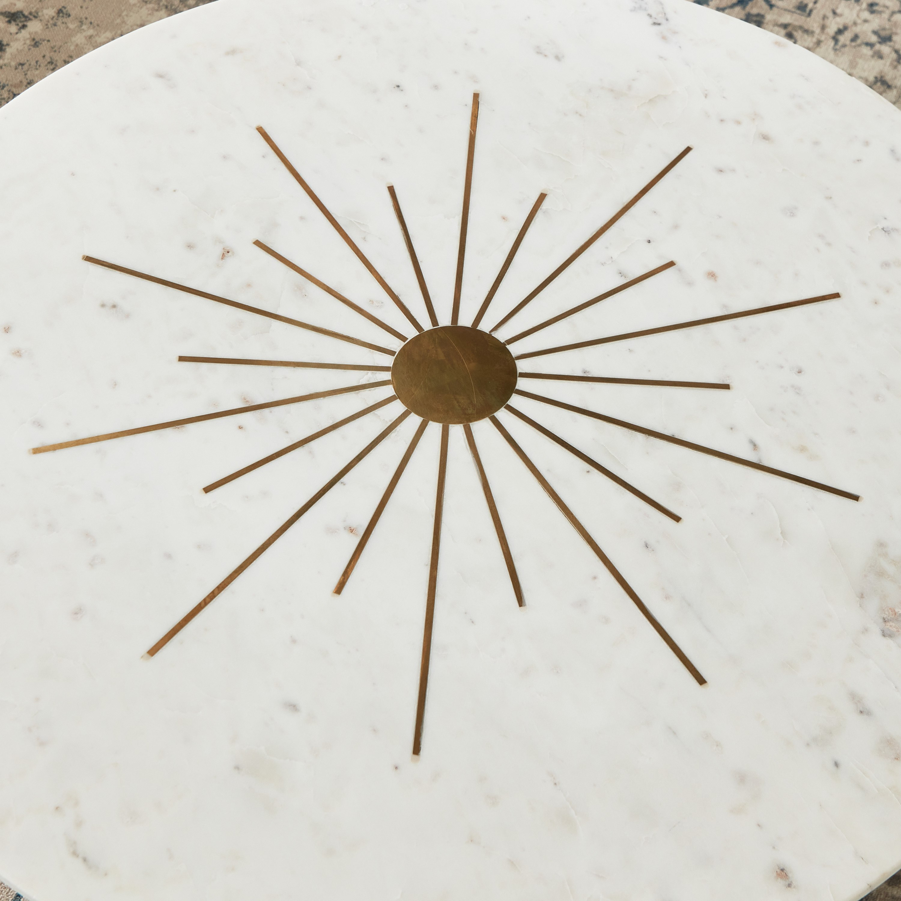 طاولة قهوة من الخشب الصلب بسطح من الرخام الأصلي وتطعيم من النحاس - أركا من فيندرا-hbxlivingroom-tablesandstands-coffeetables-image-3