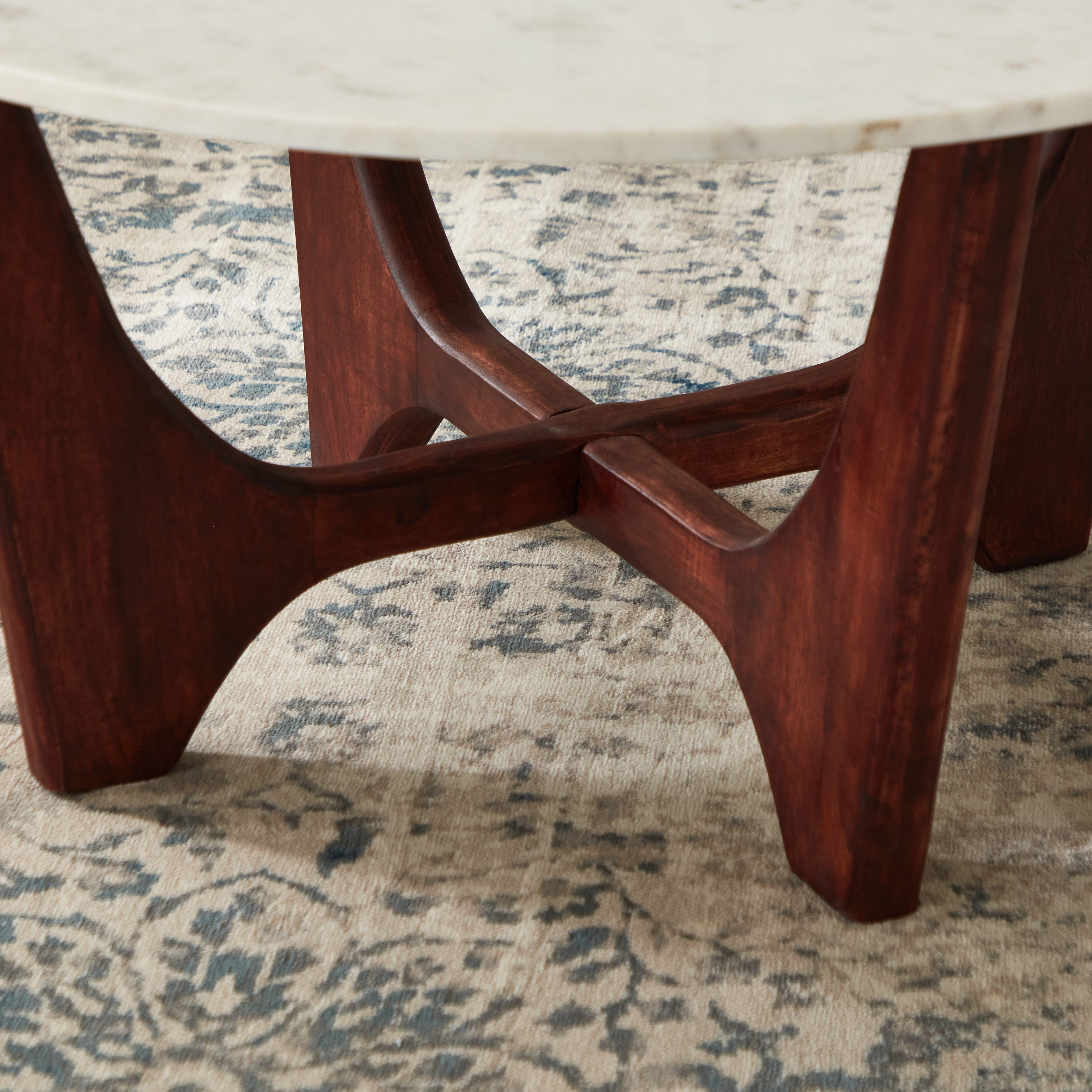 طاولة قهوة من الخشب الصلب بسطح من الرخام الأصلي وتطعيم من النحاس - أركا من فيندرا-hbxlivingroom-tablesandstands-coffeetables-image-4