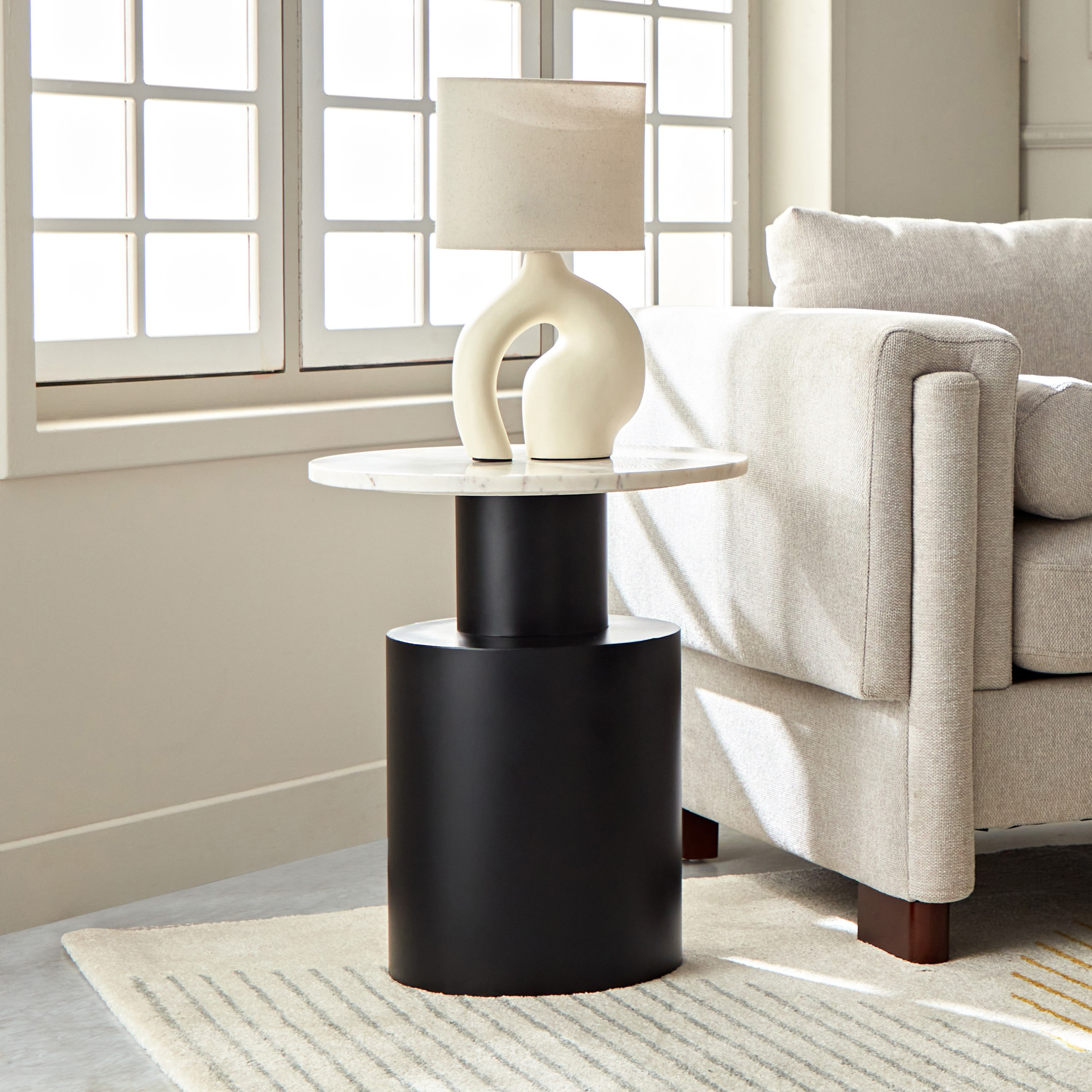 طاولة جانبية بسطح من الرخام الأصلي - كاراف من فيندرا -hbxfurniture-livingroom-endtables-image-1