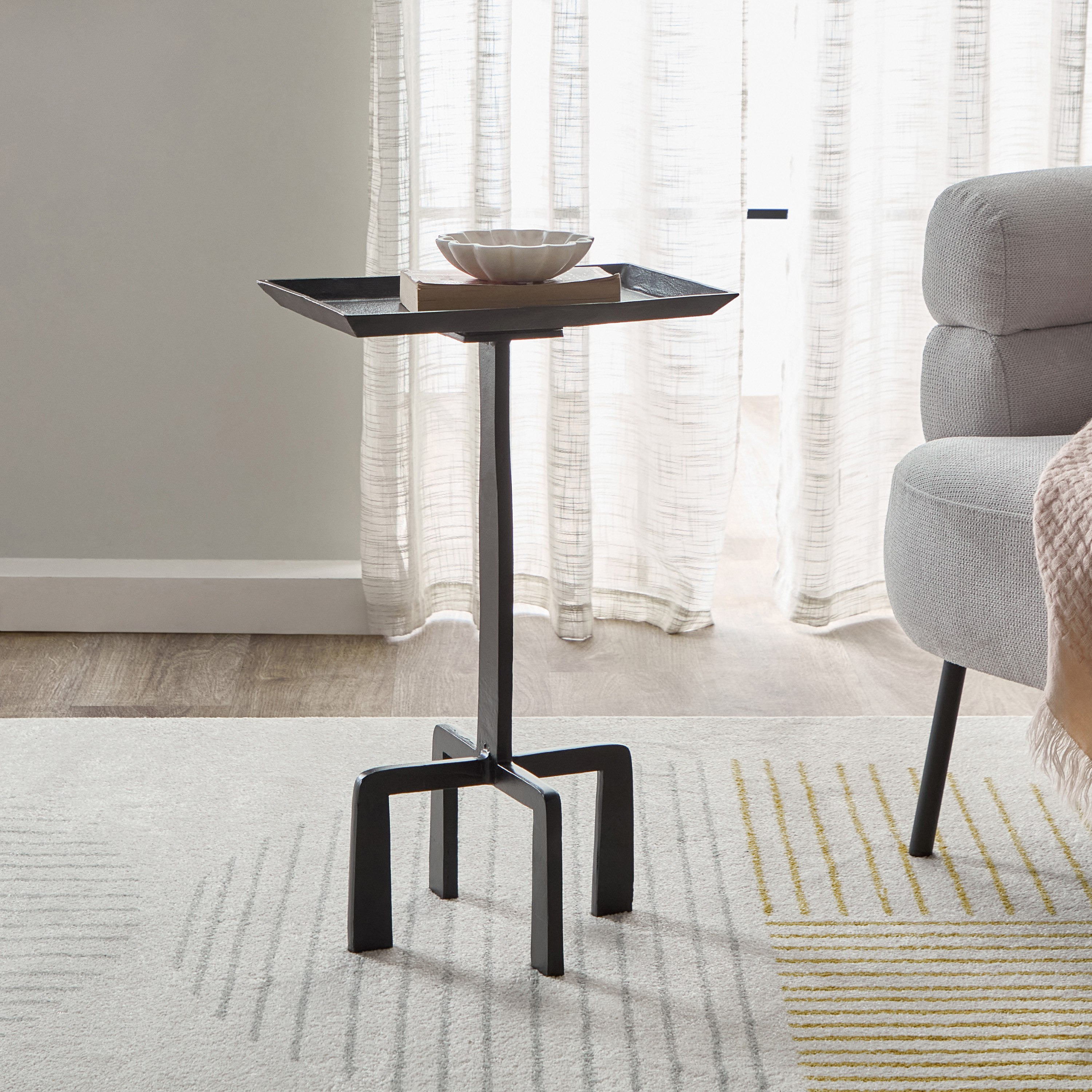 طاولة من الألومنيوم المصبوب - هومال من فيندرا -hbxfurniture-livingroom-endtables-image-1