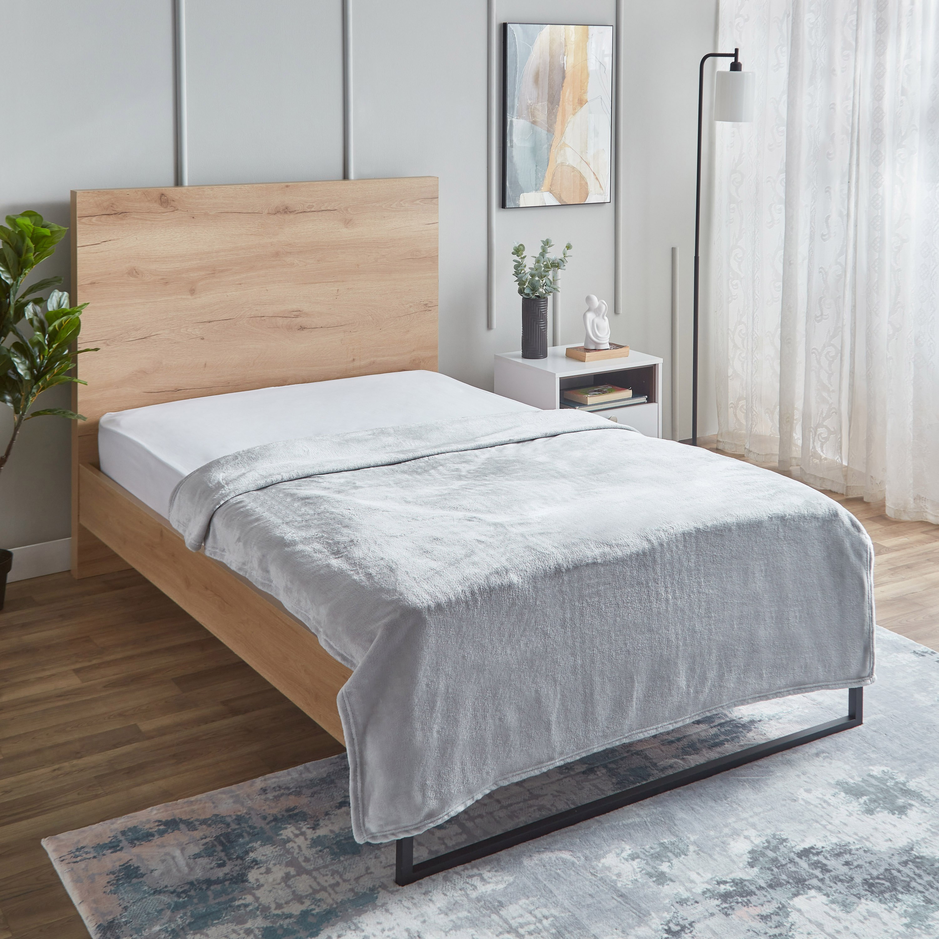 Nova Solid Flannel Twin Blanket - 140x200 cm-hbxhomeware-hbxbedroom-image-1
