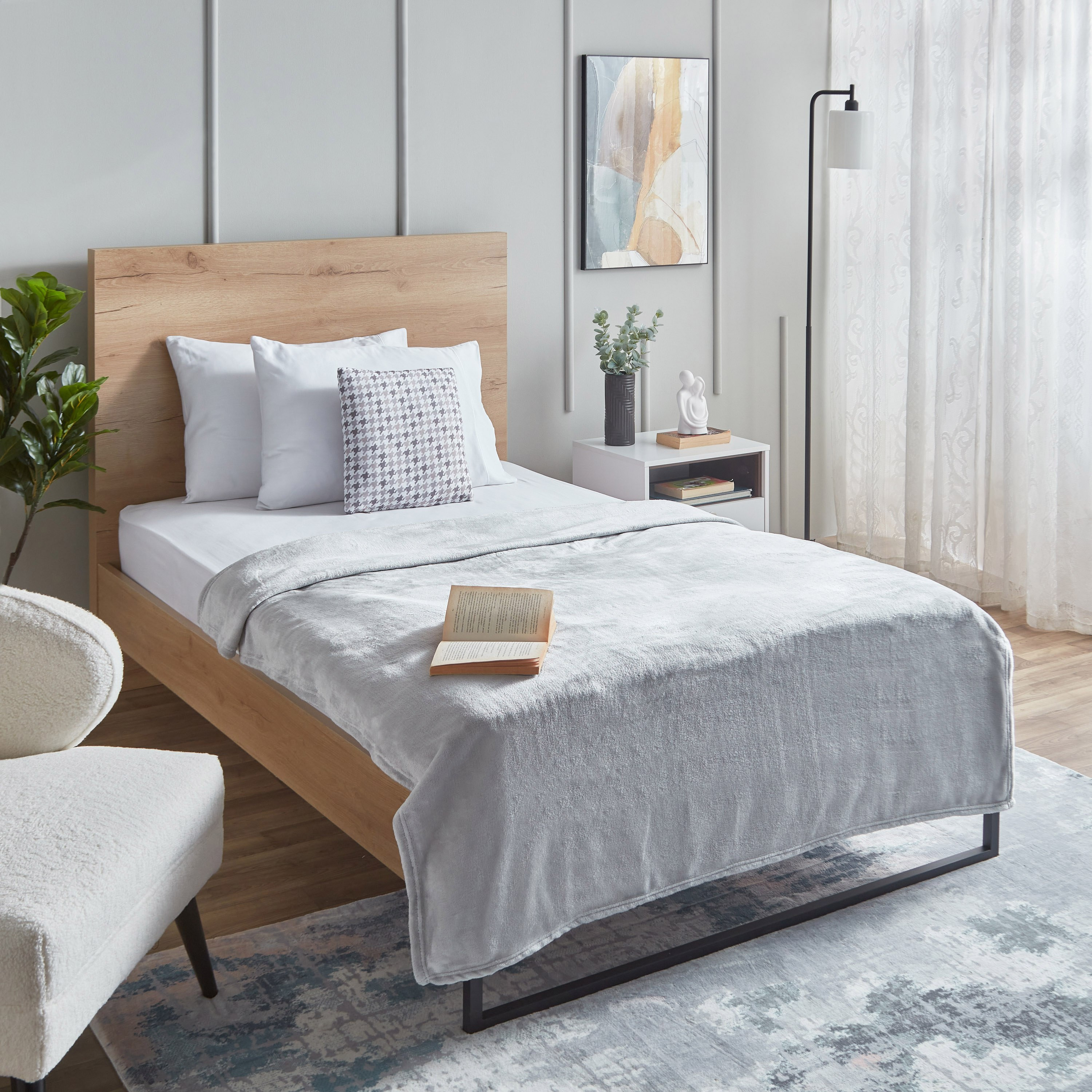 Nova Solid Flannel Twin Blanket - 140x200 cm-hbxhomeware-hbxbedroom-image-6