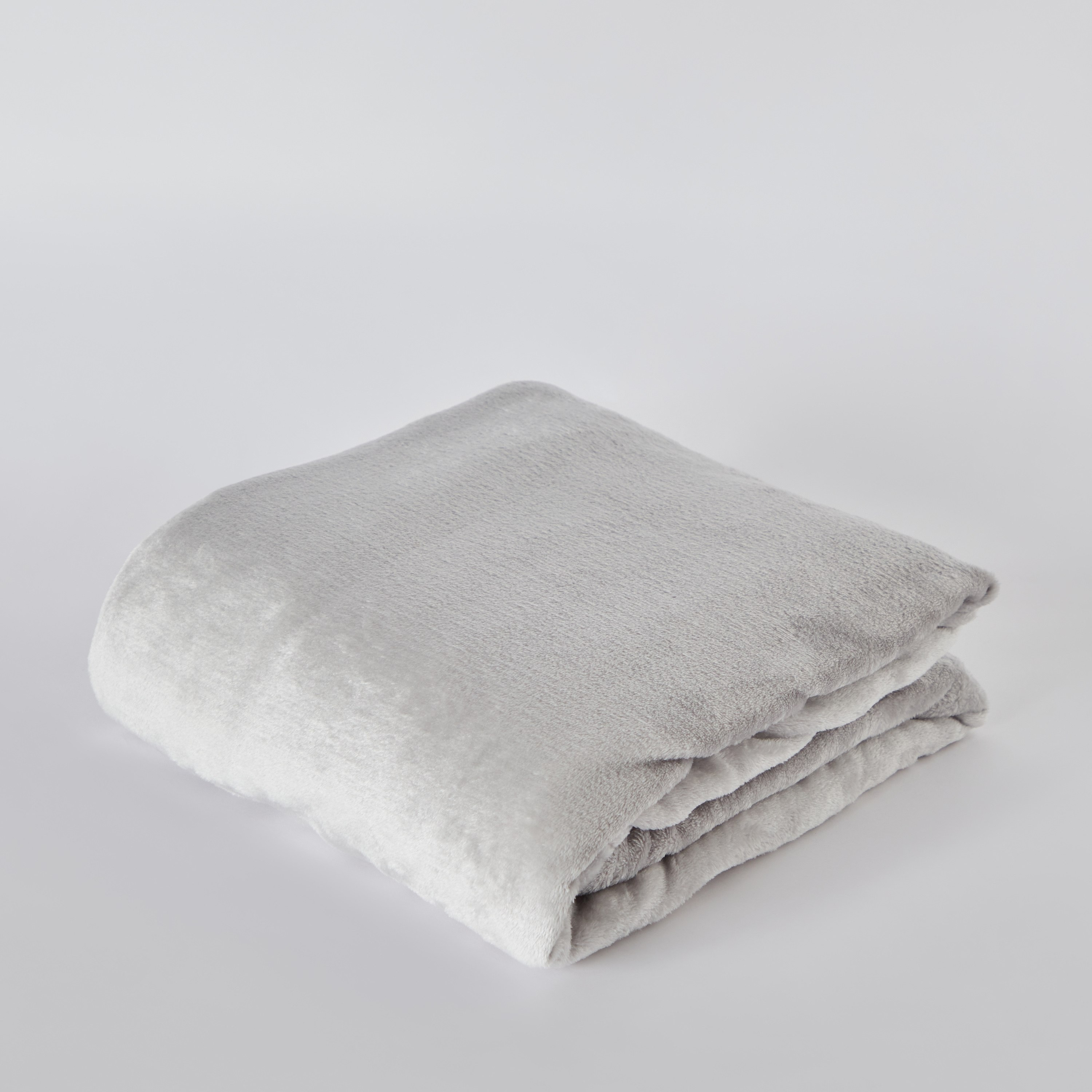 بطانية كوين فلانيل سادة من نوفا - 200x220 سم-hbxhomeware-hbxbedroom-image-7