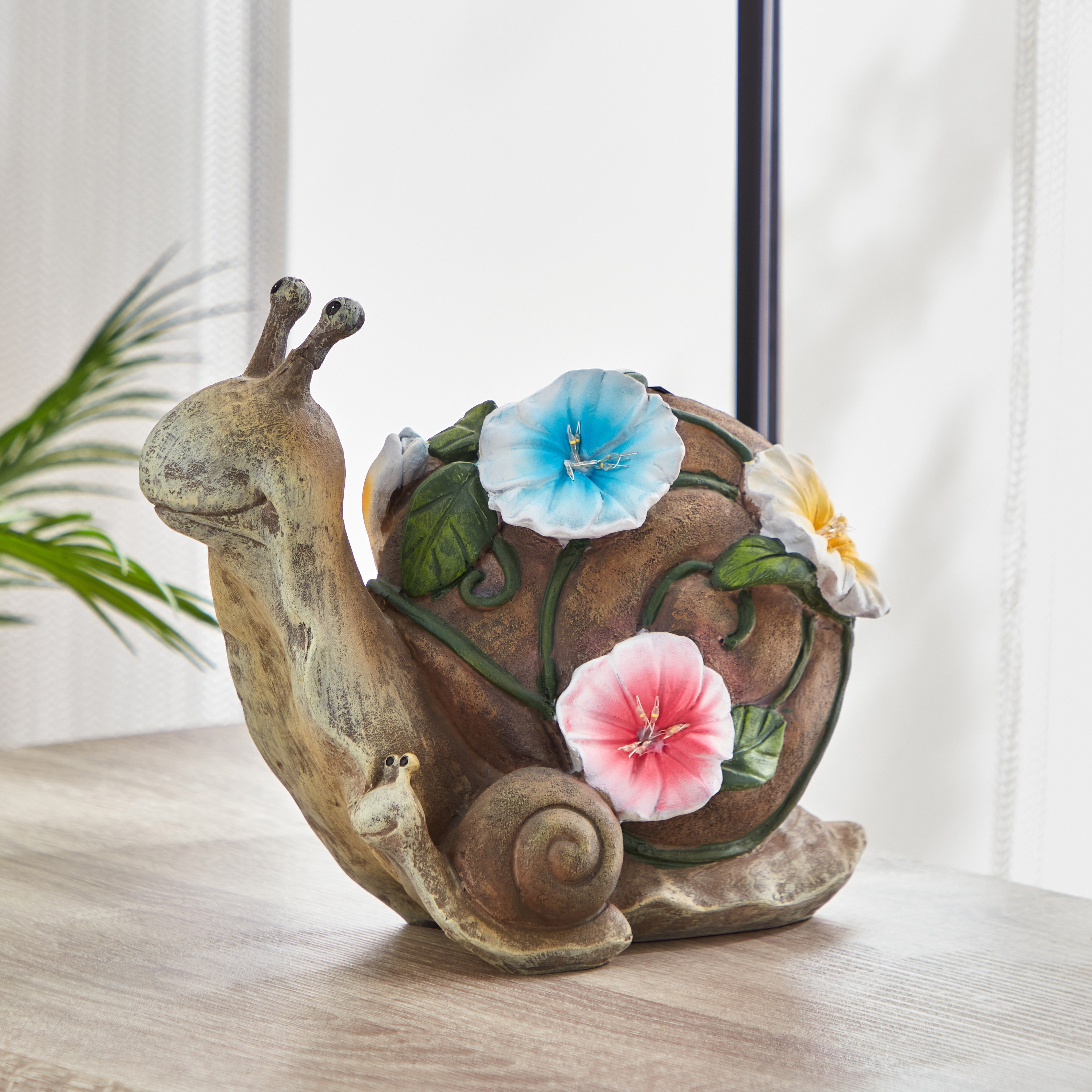 حلزون بوليريسين مع زهور وإضاءة شمسية من استريل - 27x13x22 سم-hbxhomeware-hbxdecorandfurnishings-image-2