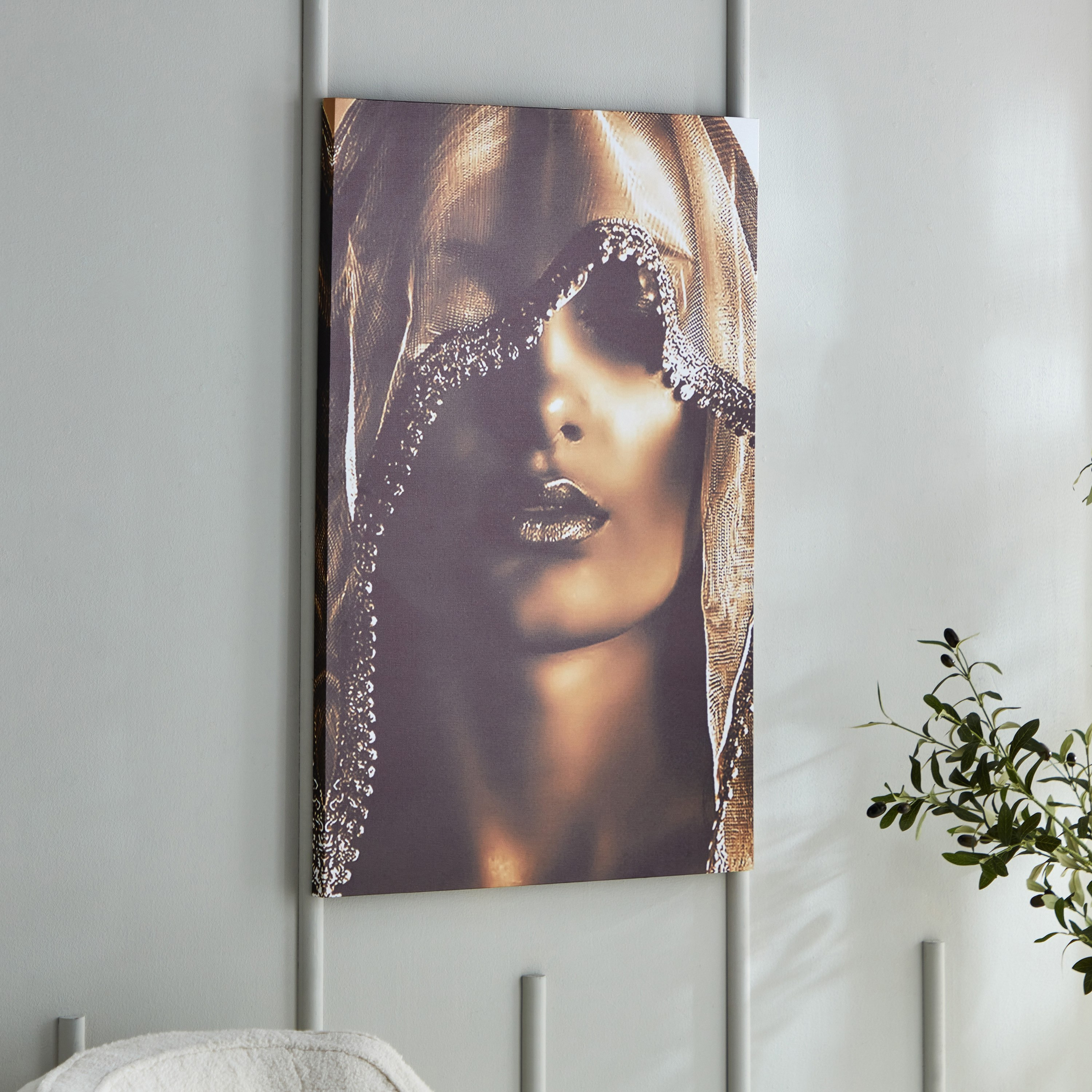 زينة حائط كانفاس بطبعات من أيكا - 60x90x2.5 سم-hbxhomeware-hbxdecorandfurnishings-image-1