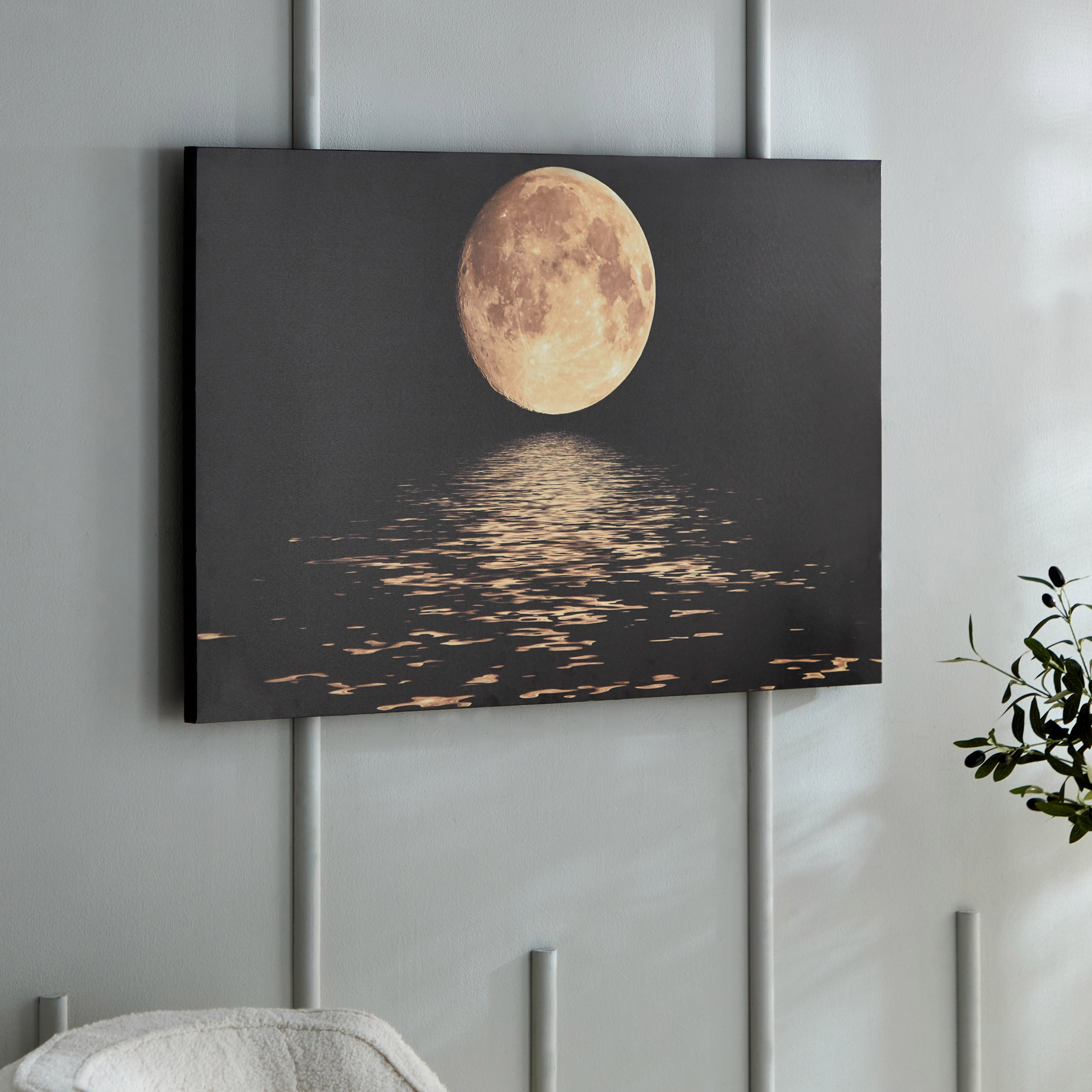 زينة حائط كانفاس مؤطرة بطبعات من أيكا - 60x90x2.5 سم-hbxhomeware-hbxdecorandfurnishings-image-1