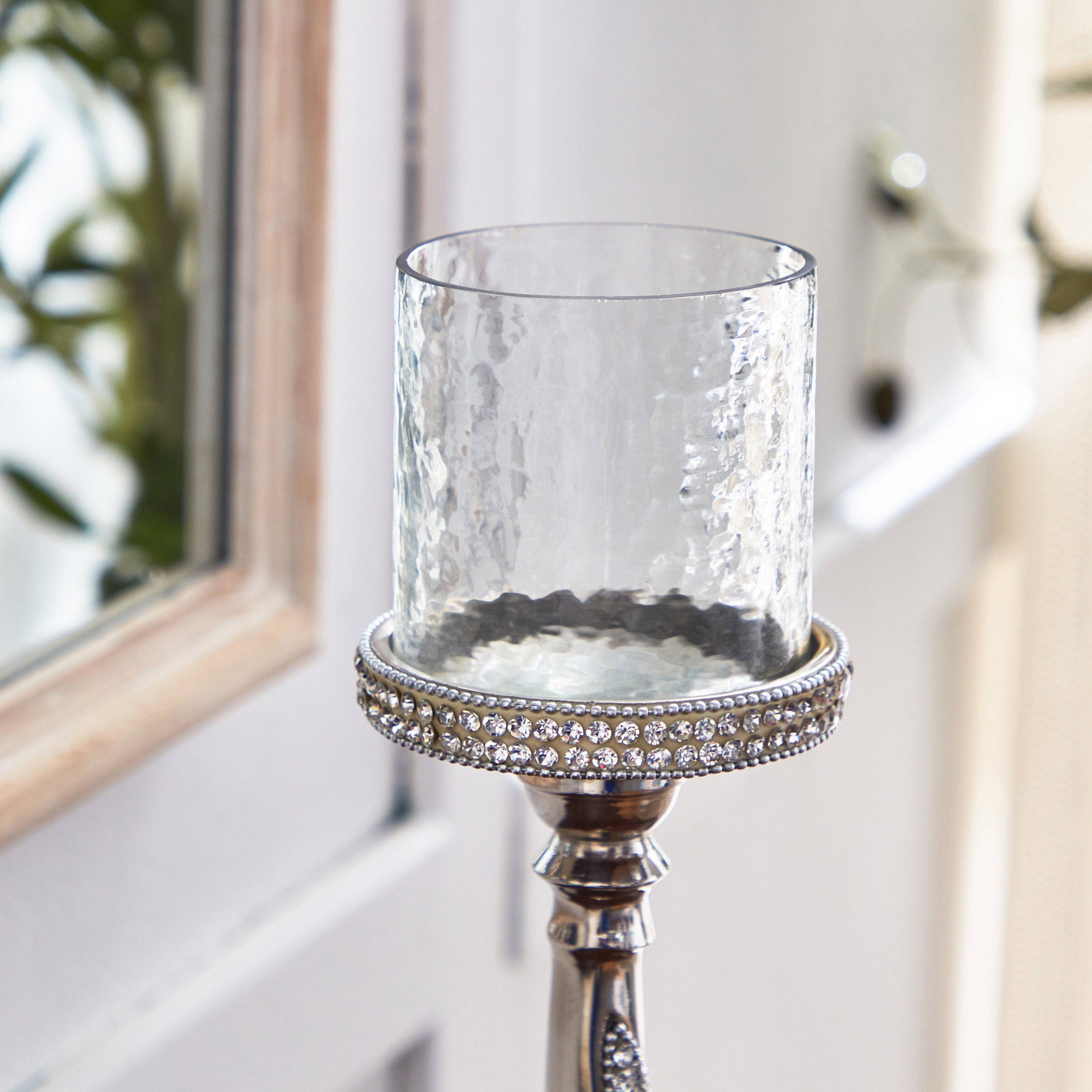 حامل شموع صغيرة ألومنيوم بحجر الراين الفاخر والزجاج من لينتون - 10x10x38 سم-hbxlivingroom-decorandaccessories-candleholders-image-4