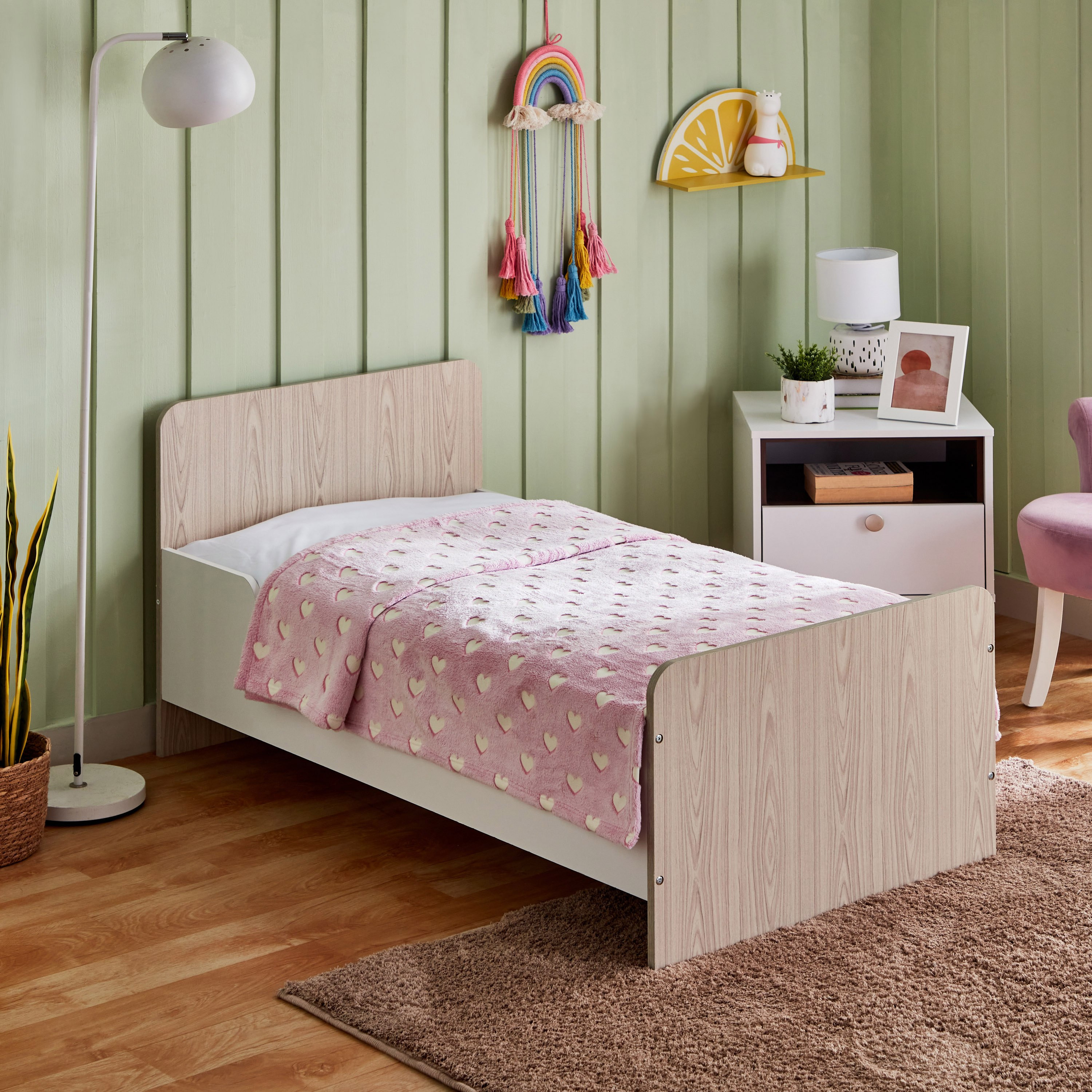 Flutterby Hearts Glow in the Dark Flannel Blanket - 120x160 cm-hbxhomeware-hbxkidsandyouth-image-1