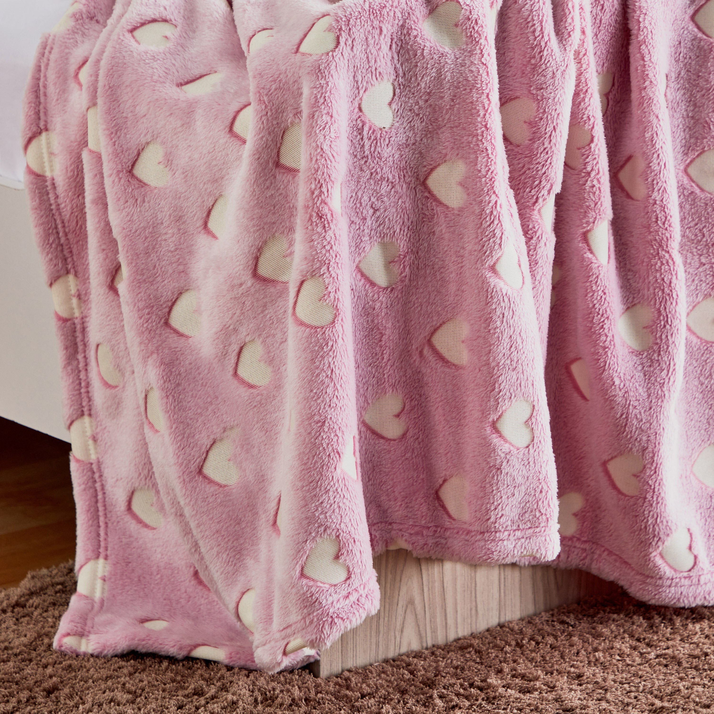 Flutterby Hearts Glow in the Dark Flannel Blanket - 120x160 cm-hbxhomeware-hbxkidsandyouth-image-7