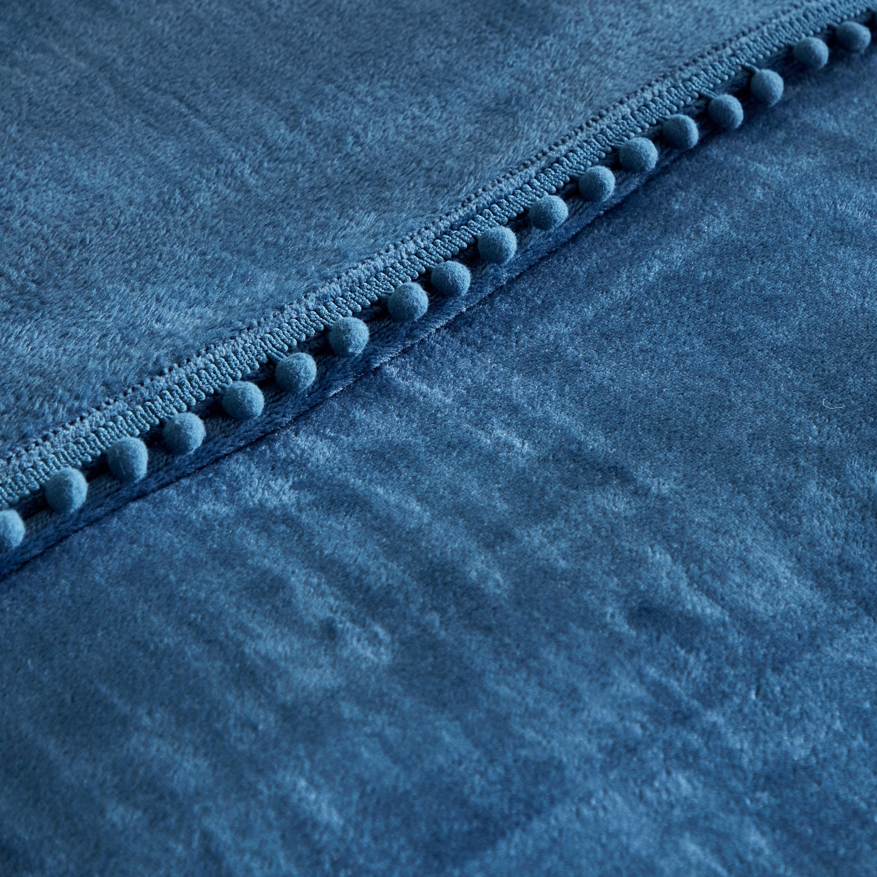 Arcade Pristine Solid Flannel Blanket with Pom-Pom - 120x160 cm-hbxhomeware-hbxkidsandyouth-image-3