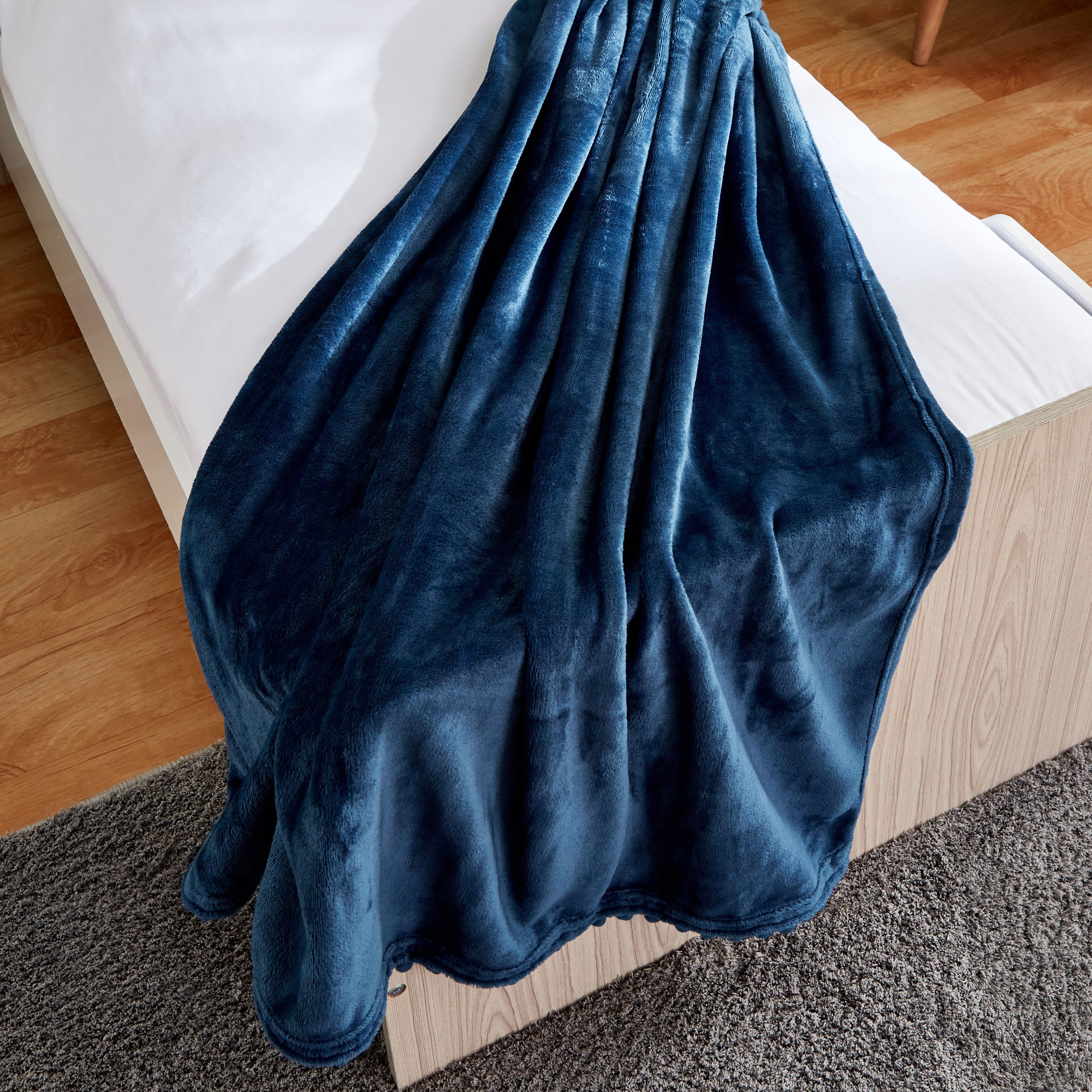 Arcade Pristine Solid Flannel Blanket with Pom-Pom - 120x160 cm-hbxhomeware-hbxkidsandyouth-image-5