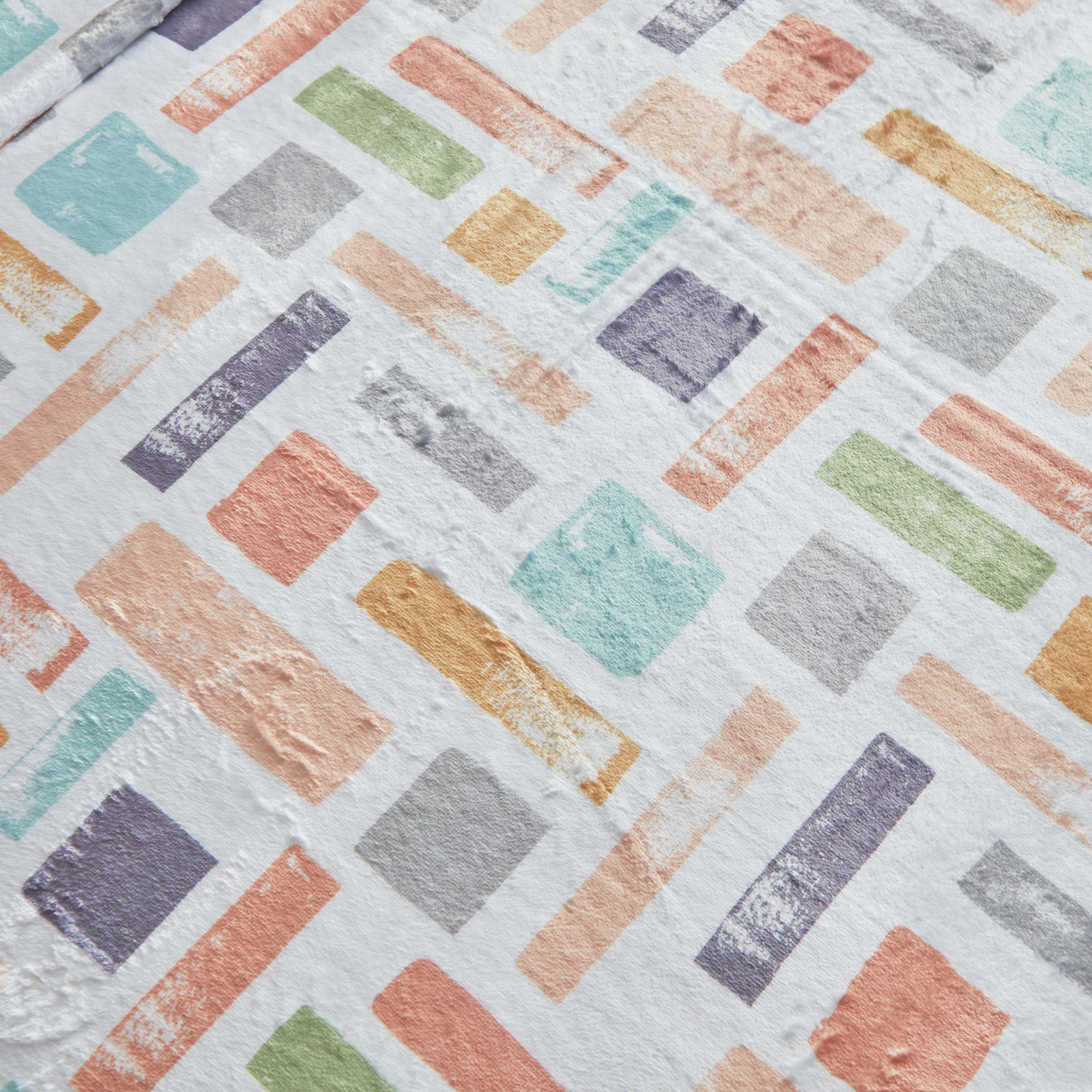 بطانية صوف فلانيل بطبعات مع حواف من بلاي لاند إنترليس- 140x200 سم-hbxhomeware-hbxkidsandyouth-image-4