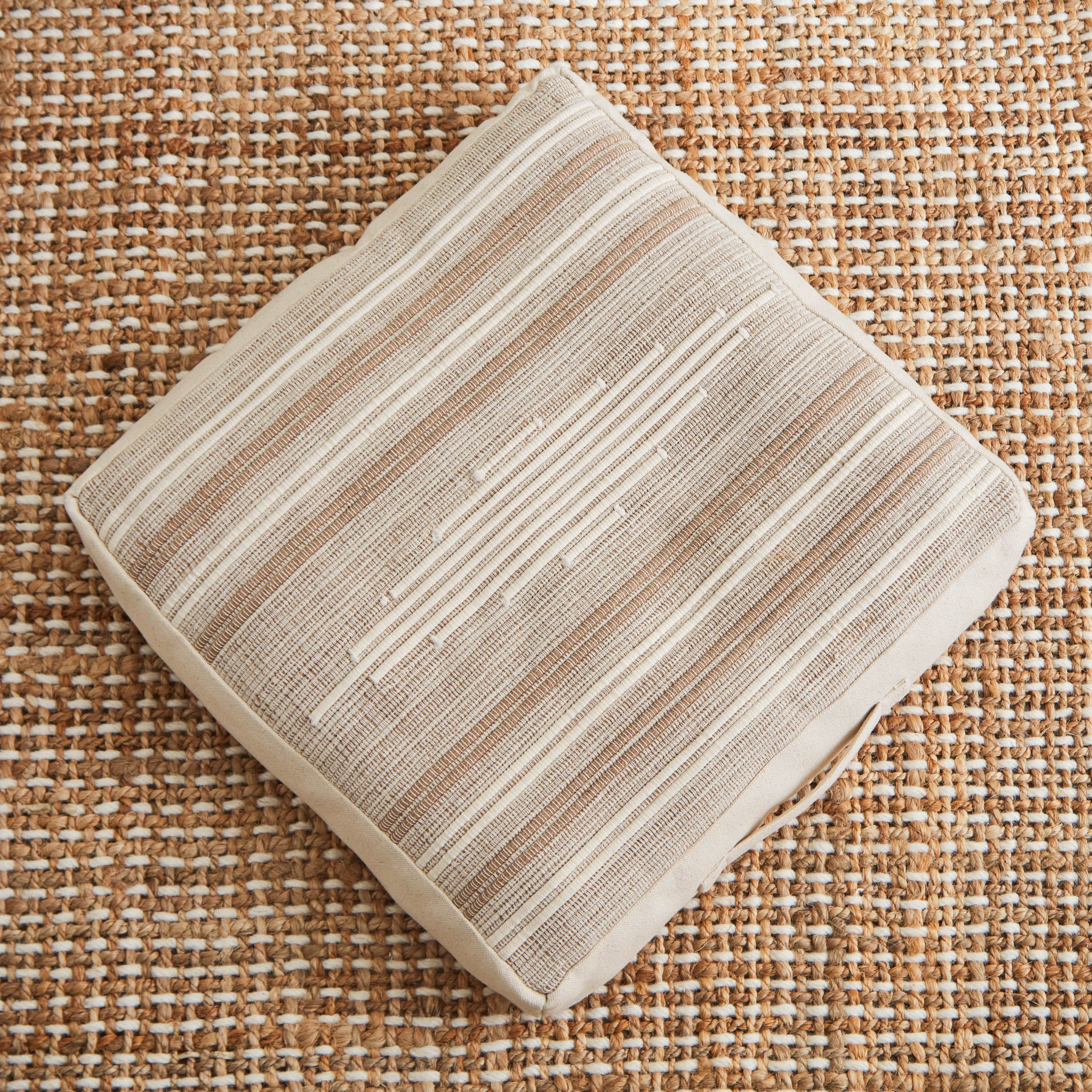 وسادة أرض ناتشيورال من كينتي - 50x50x10 سم-hbxhomeware-hbxdecorandfurnishings-image-1