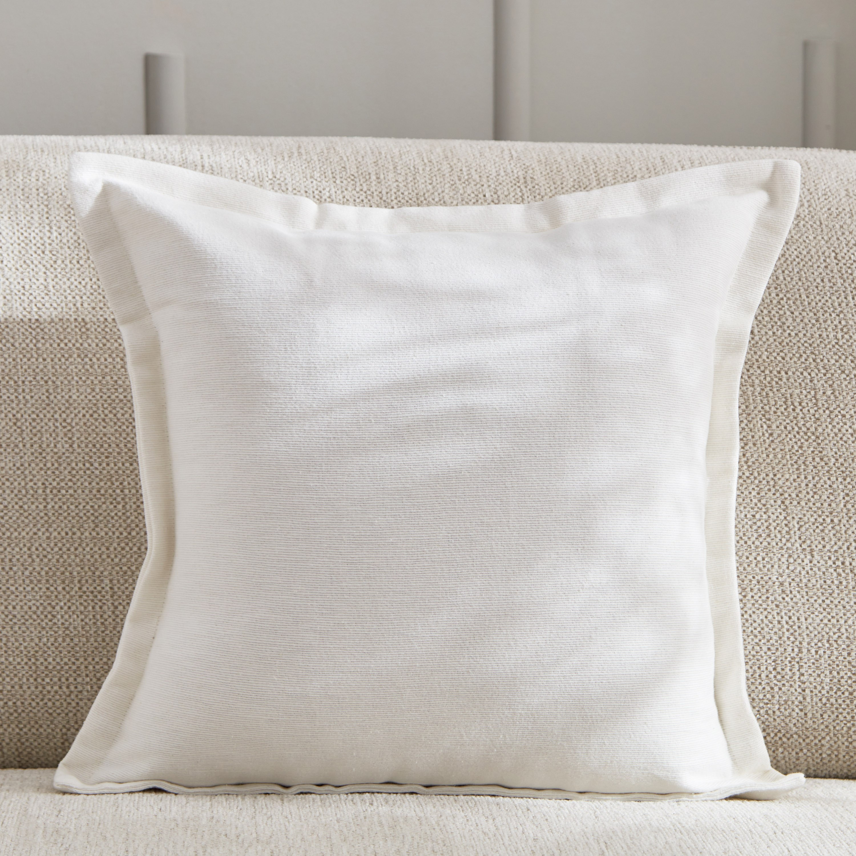 غطاء وسادة سادة مضلع من أتلانتا إزرا - 40x40 سم-hbxhomeware-cushionsandcovers-cushioncovers-image-1